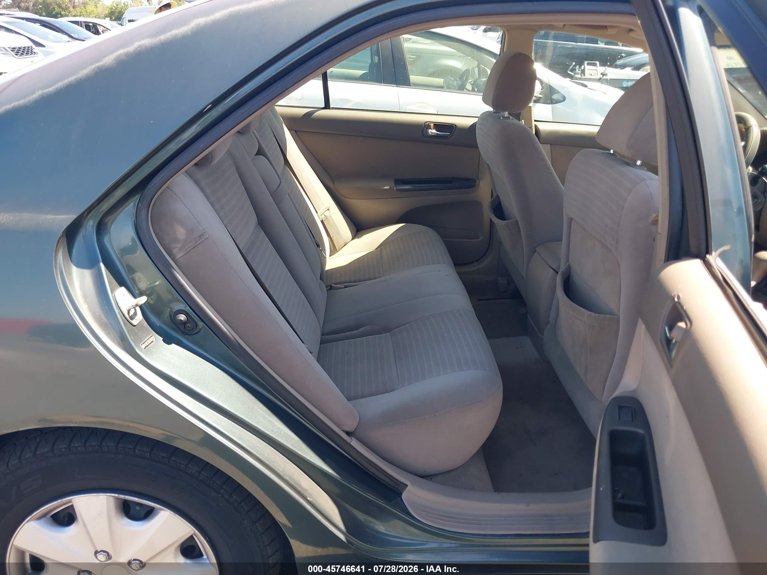 2005 Toyota Camry Le Green vin: 4T1BE32KX5U067291