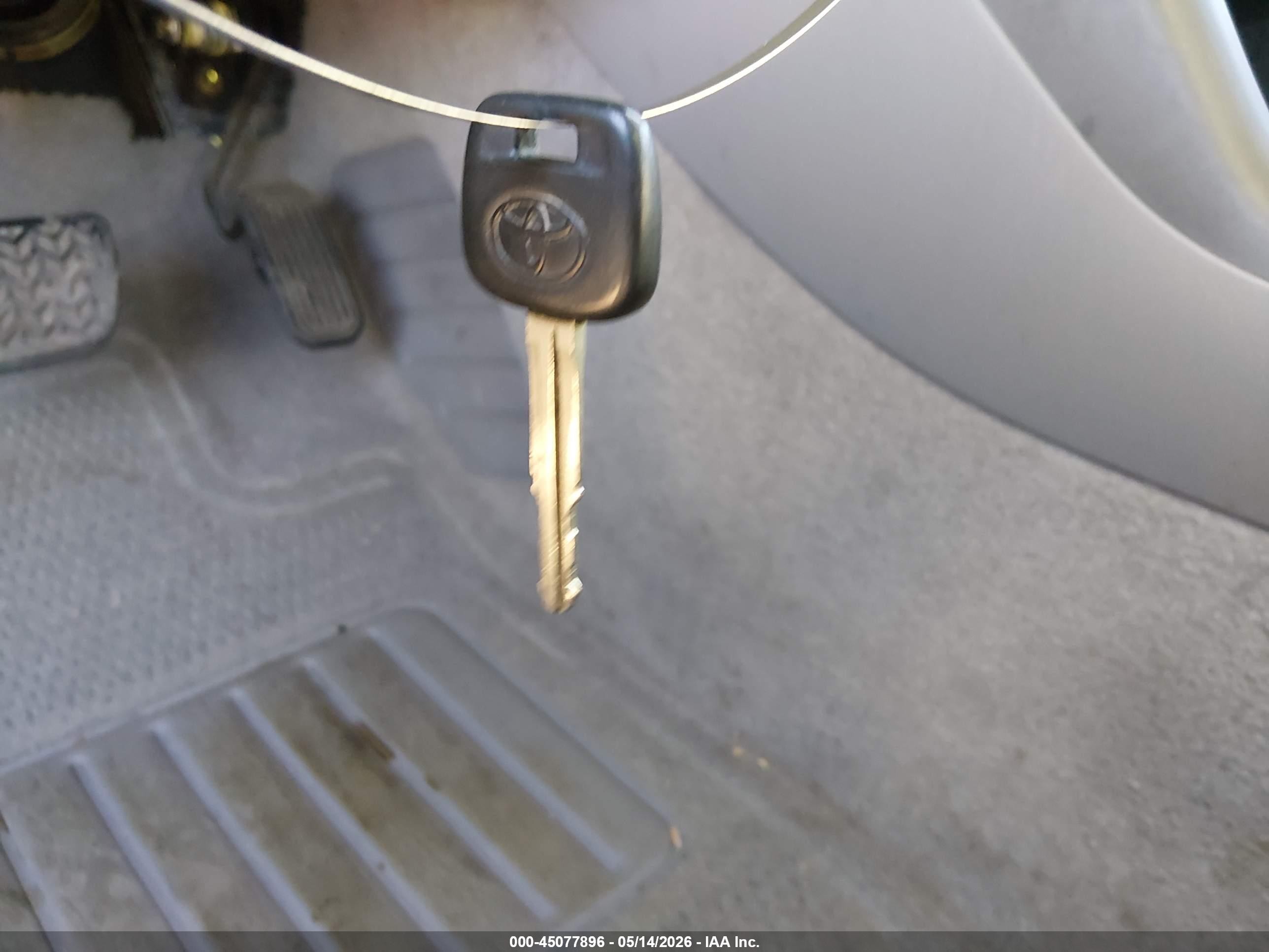 2005 Toyota Camry Le Серебряный vin: 4T1BE32KX5U078923