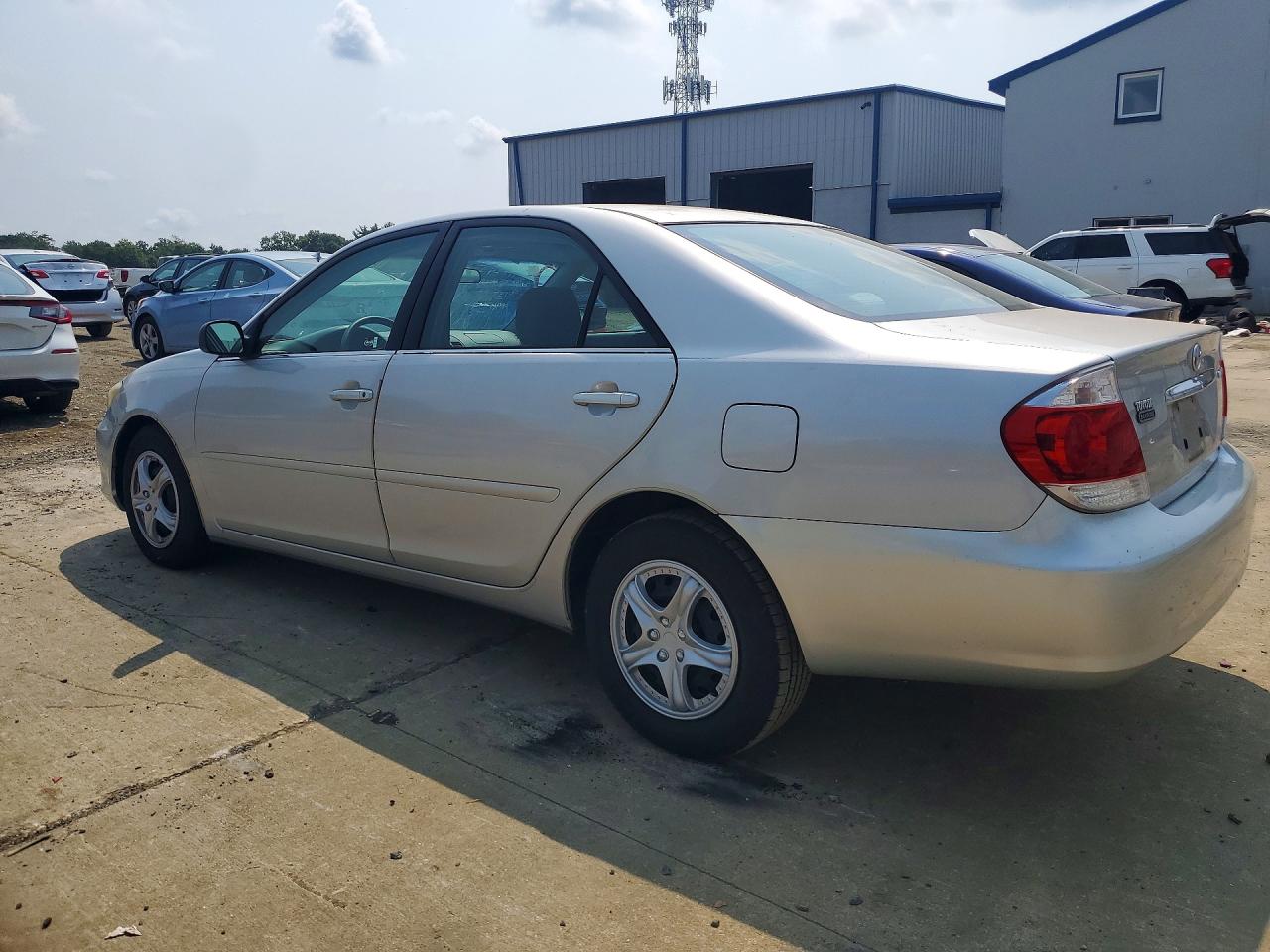 2005 Toyota Camry Standard Серебряный vin: 4T1BE32KX5U091879