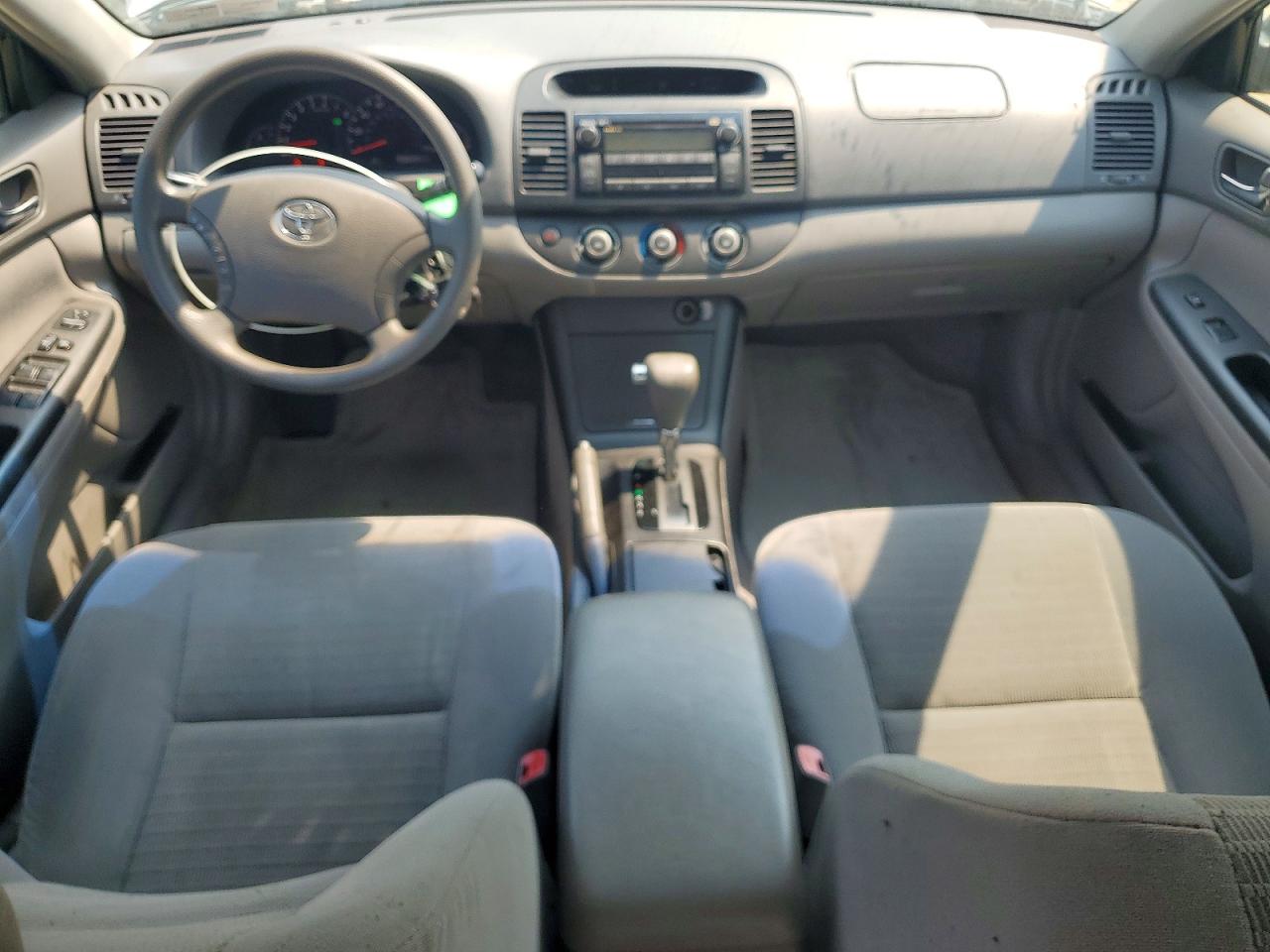 2005 Toyota Camry Standard Серебряный vin: 4T1BE32KX5U091879