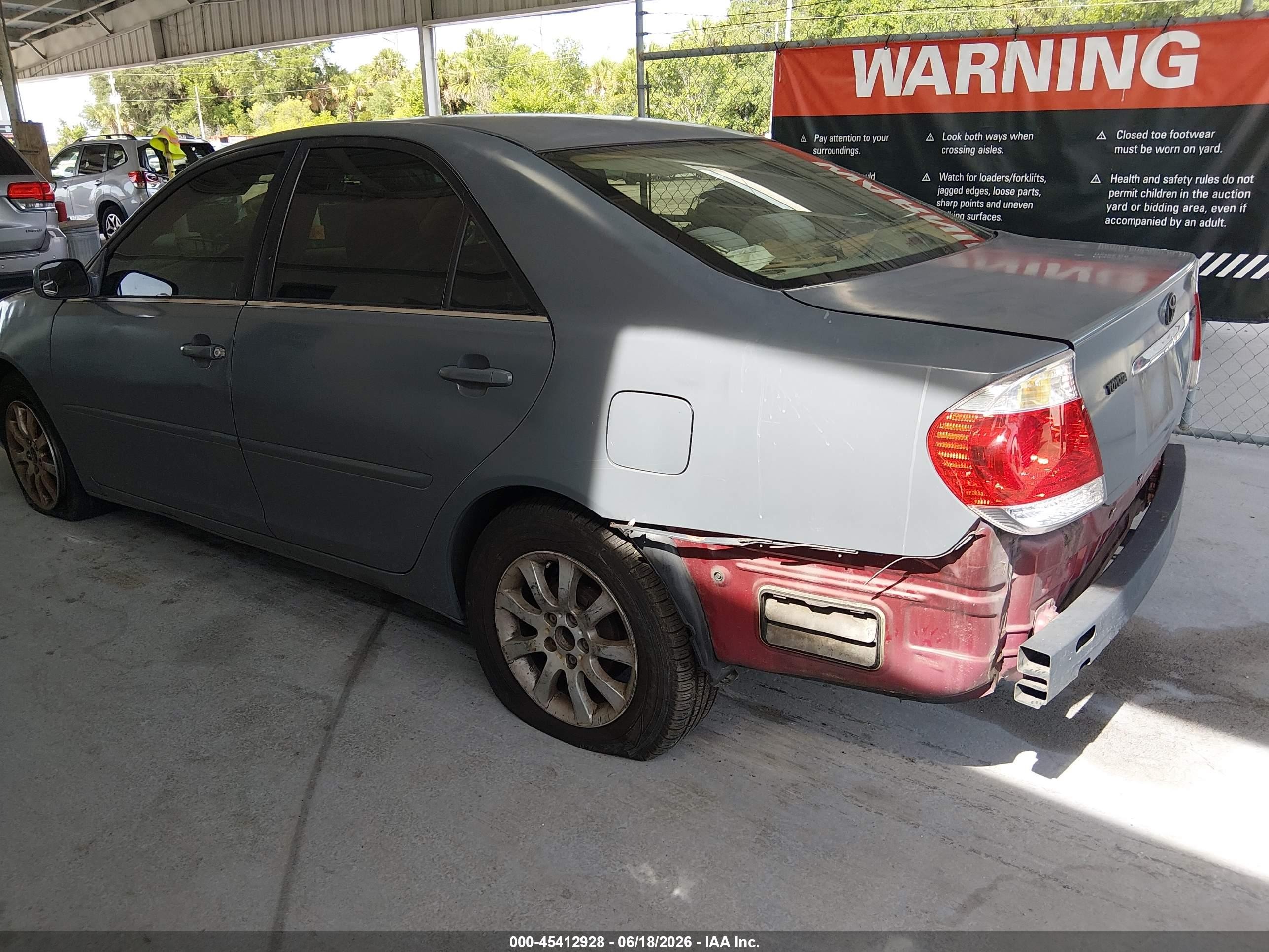 2005 Toyota Camry Le Green vin: 4T1BE32KX5U095673
