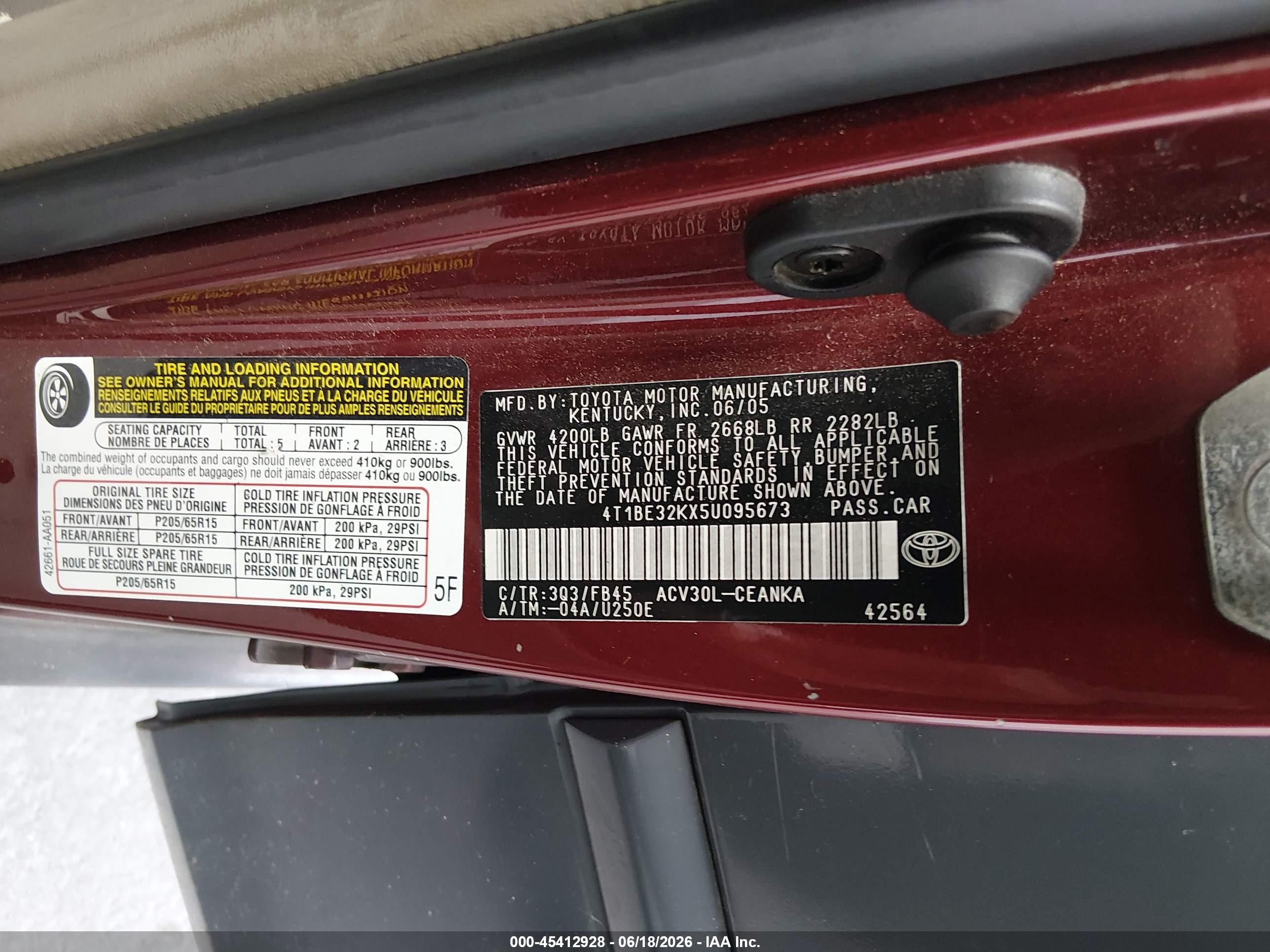 2005 Toyota Camry Le Green vin: 4T1BE32KX5U095673