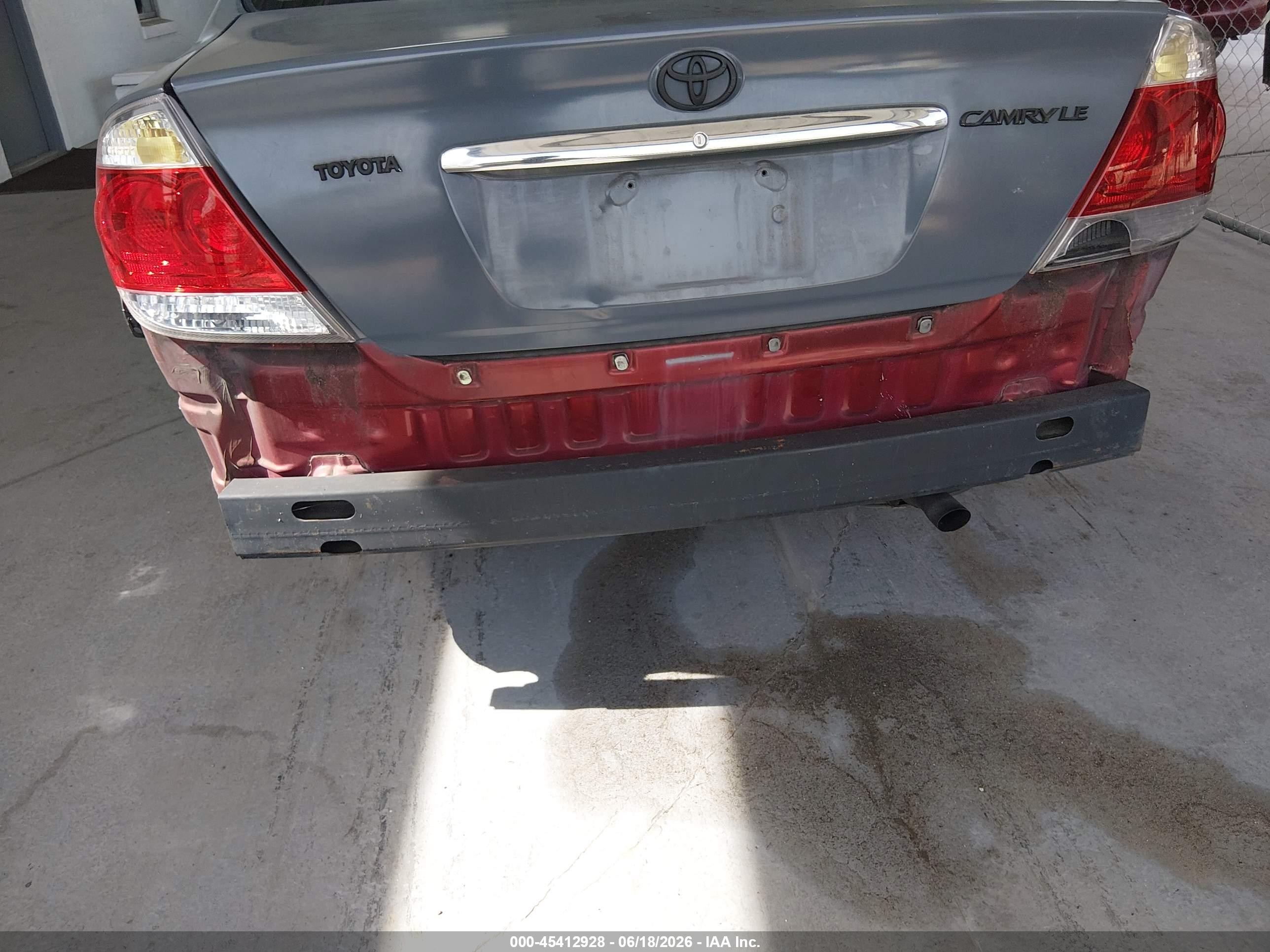 2005 Toyota Camry Le Green vin: 4T1BE32KX5U095673