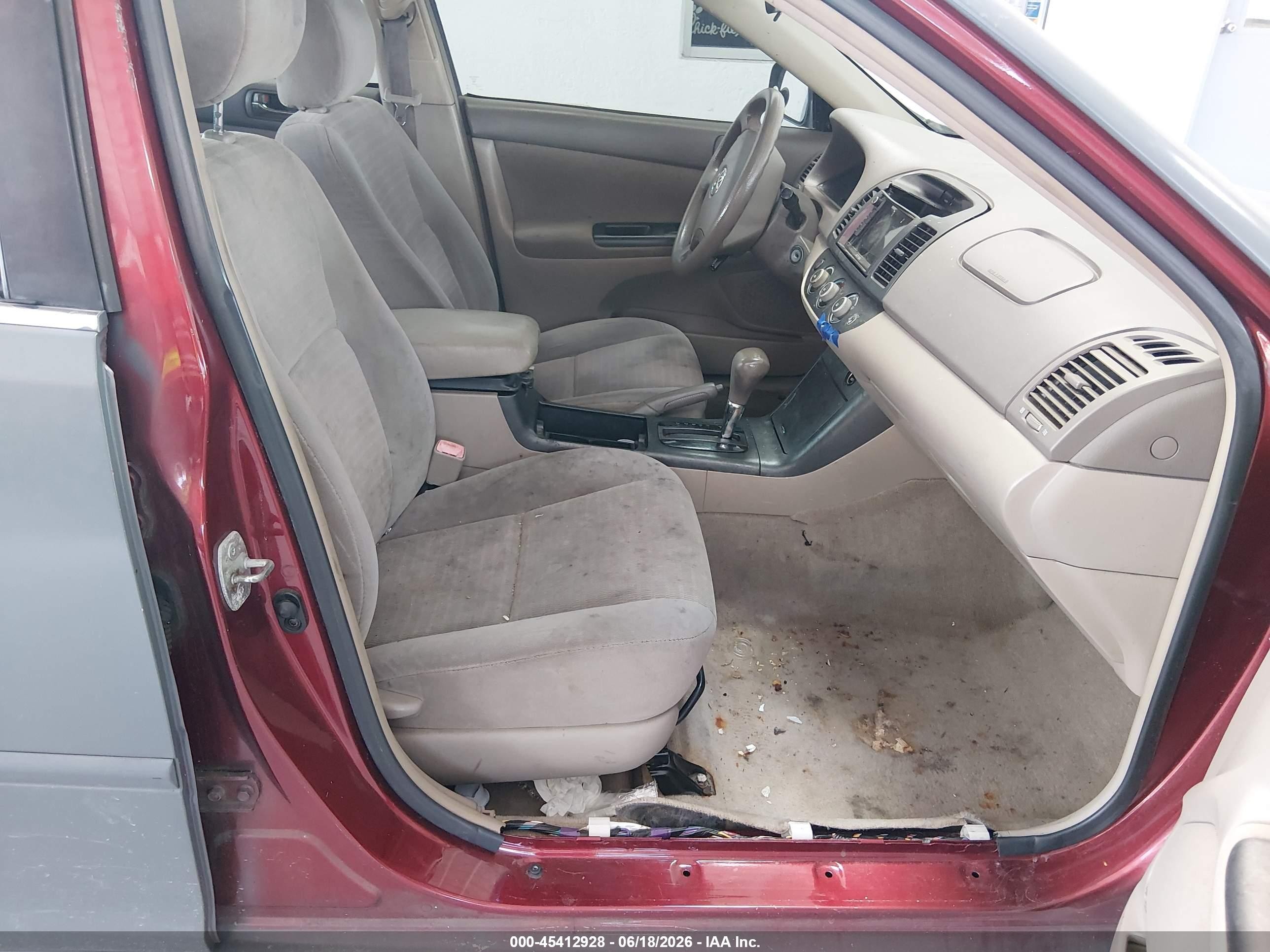 2005 Toyota Camry Le Green vin: 4T1BE32KX5U095673
