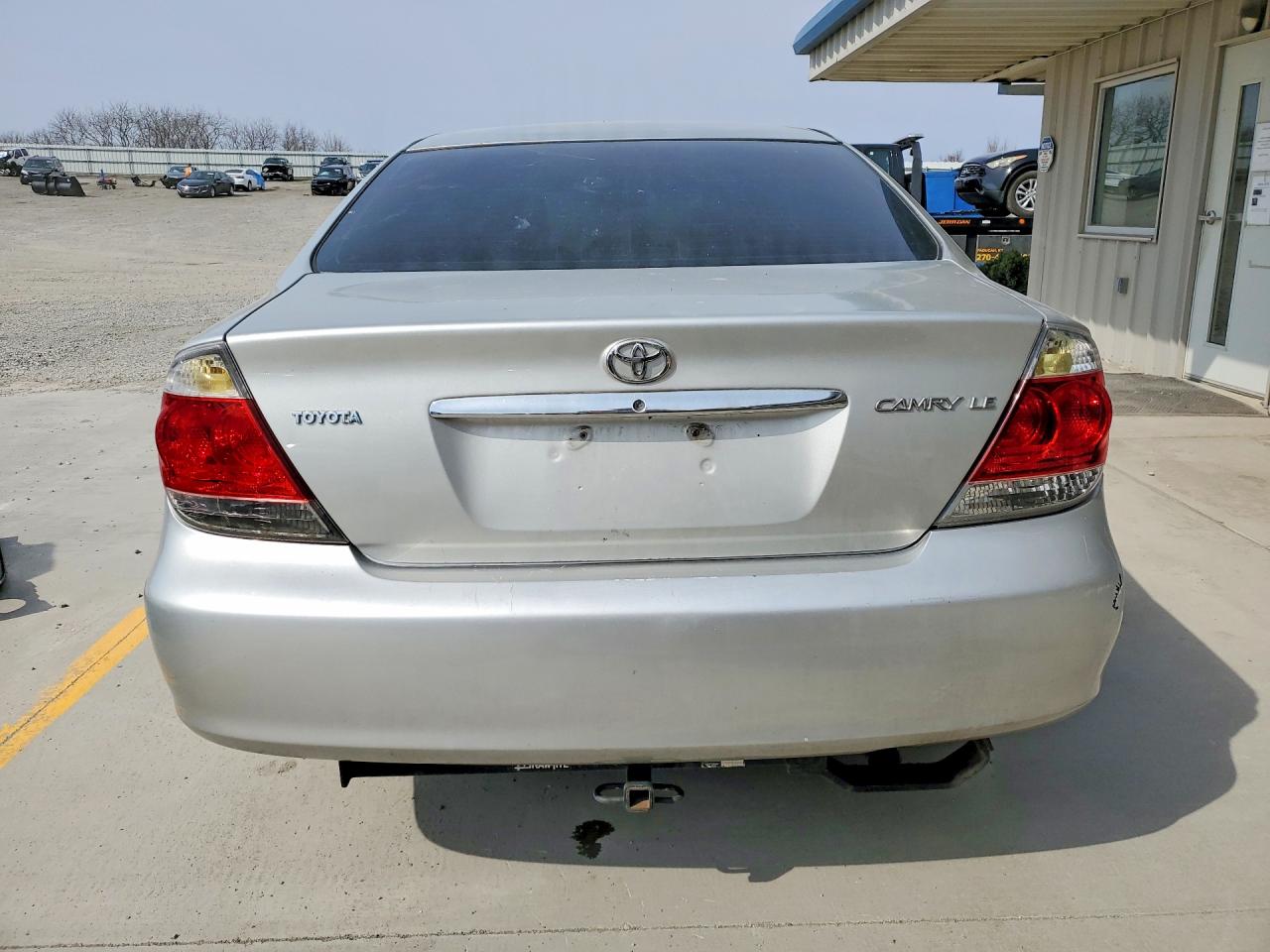 2005 Toyota Camry Le Silver vin: 4T1BE32KX5U392958