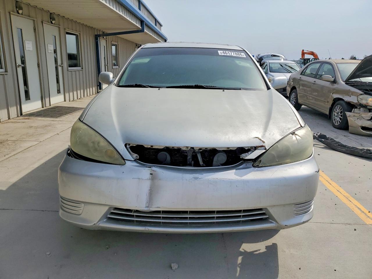 2005 Toyota Camry Le Silver vin: 4T1BE32KX5U392958