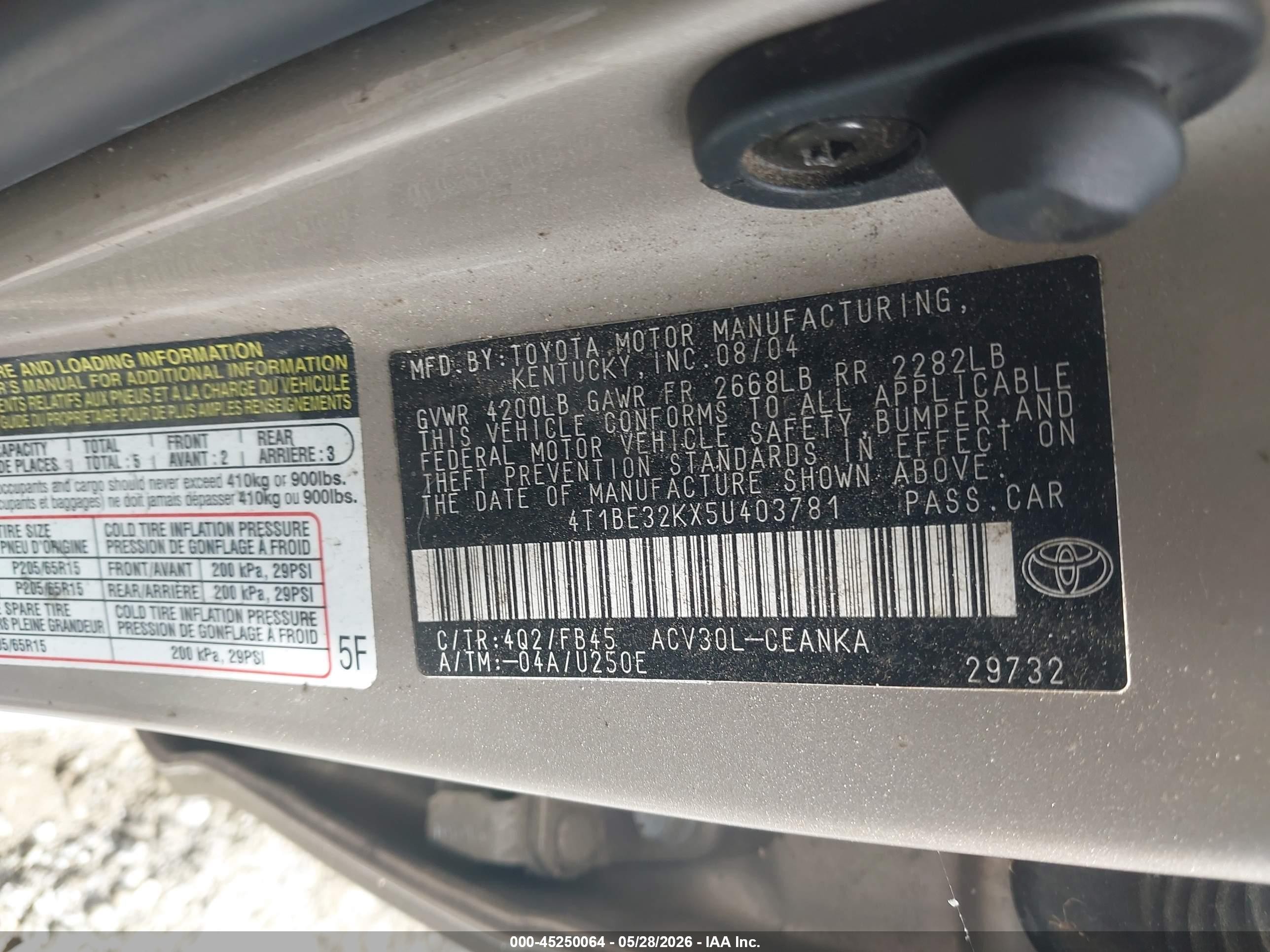 2005 Toyota Camry Le Gold vin: 4T1BE32KX5U403781