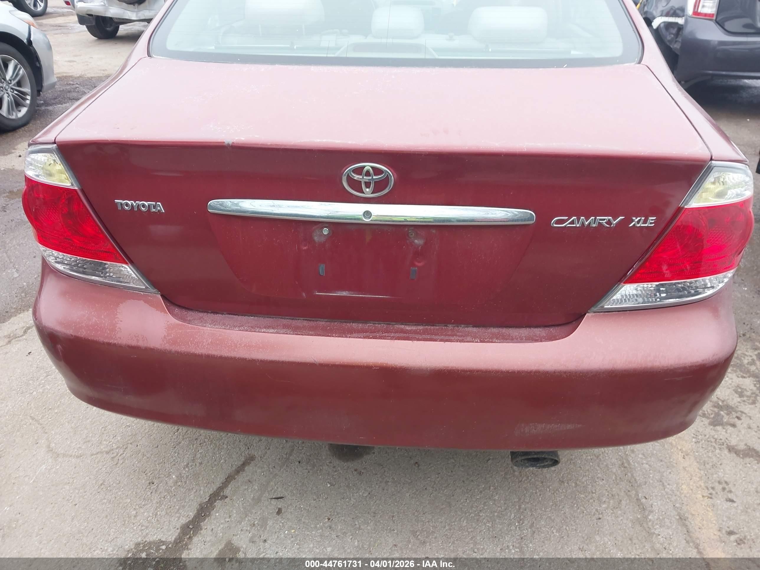 2005 Toyota Camry Xle Red vin: 4T1BE32KX5U403862