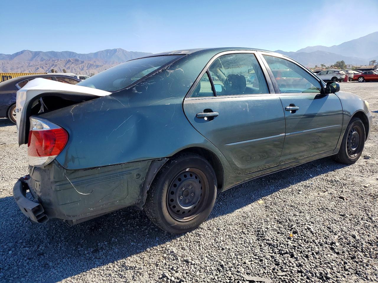 2005 Toyota Camry Le Green vin: 4T1BE32KX5U406955