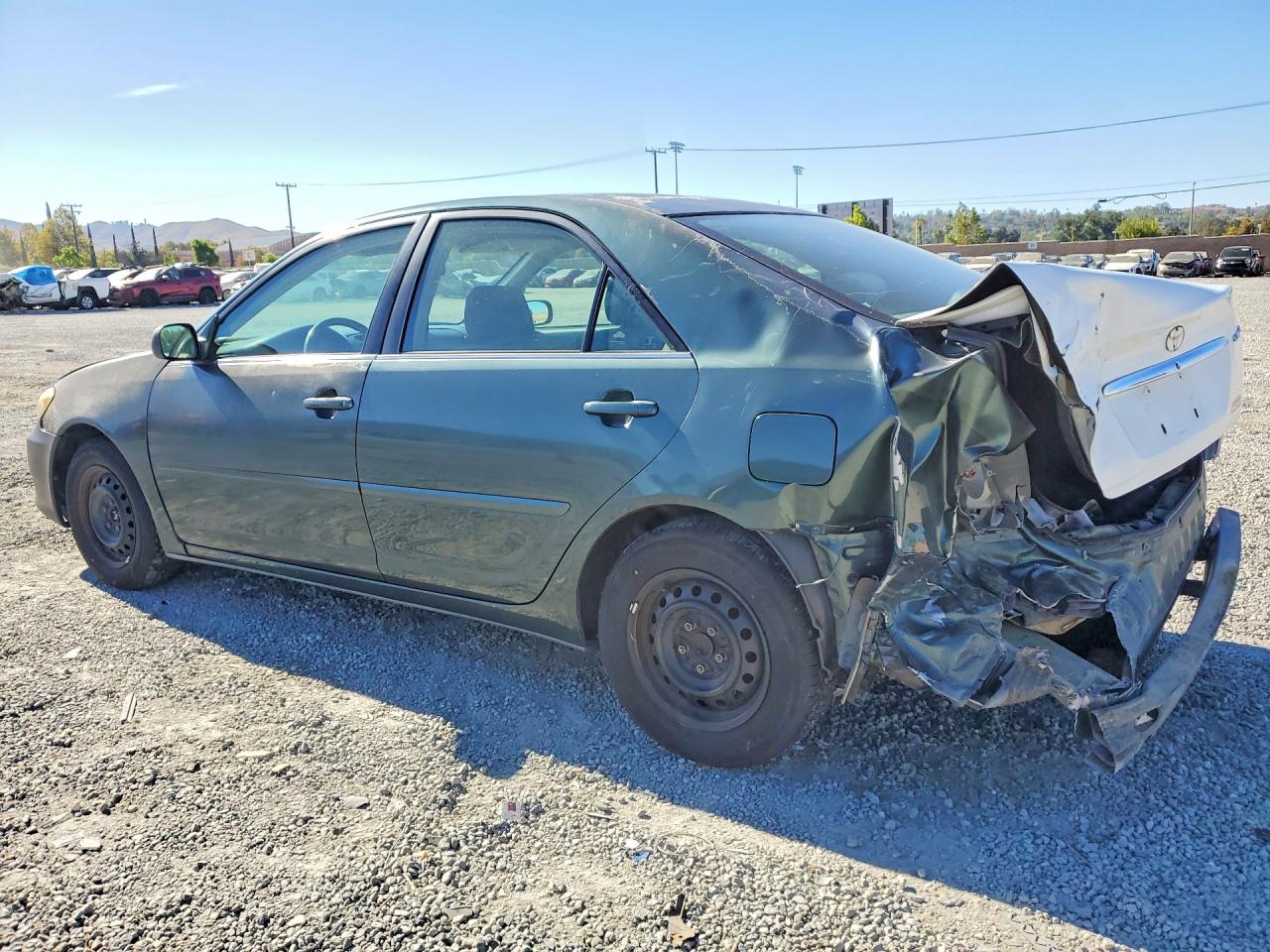 2005 Toyota Camry Le Green vin: 4T1BE32KX5U406955