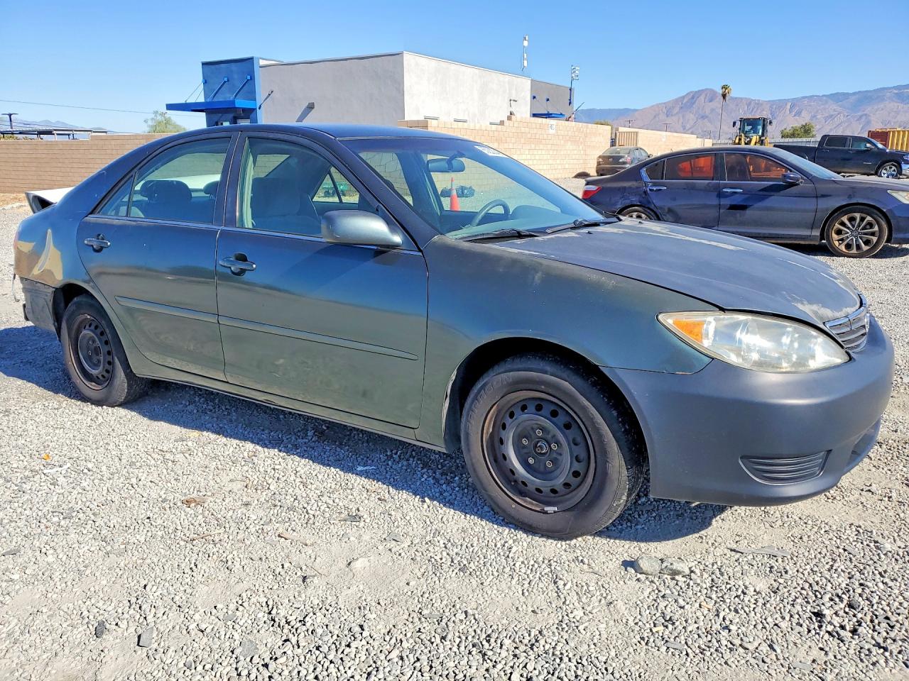 2005 Toyota Camry Le Green vin: 4T1BE32KX5U406955