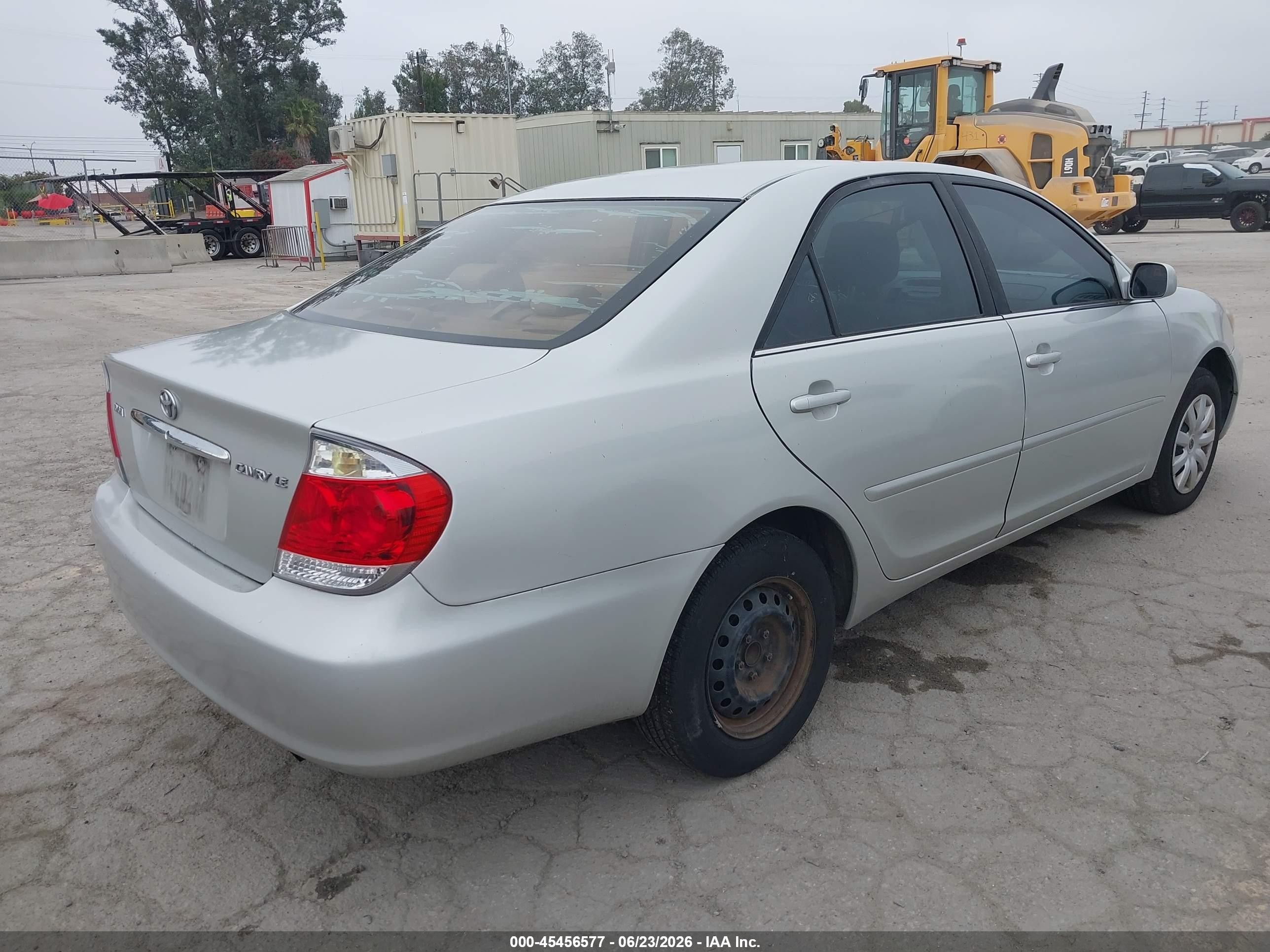 2005 Toyota Camry Le Серый vin: 4T1BE32KX5U413226