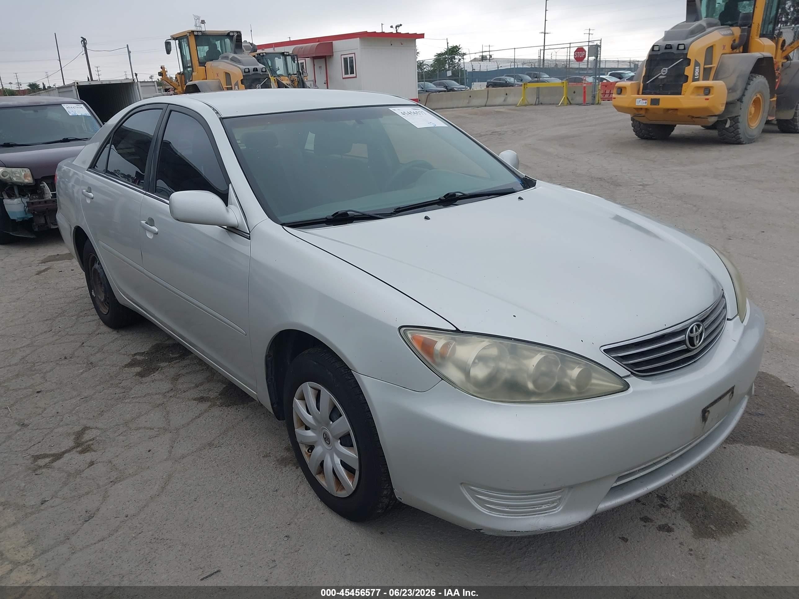 2005 Toyota Camry Le Серый vin: 4T1BE32KX5U413226