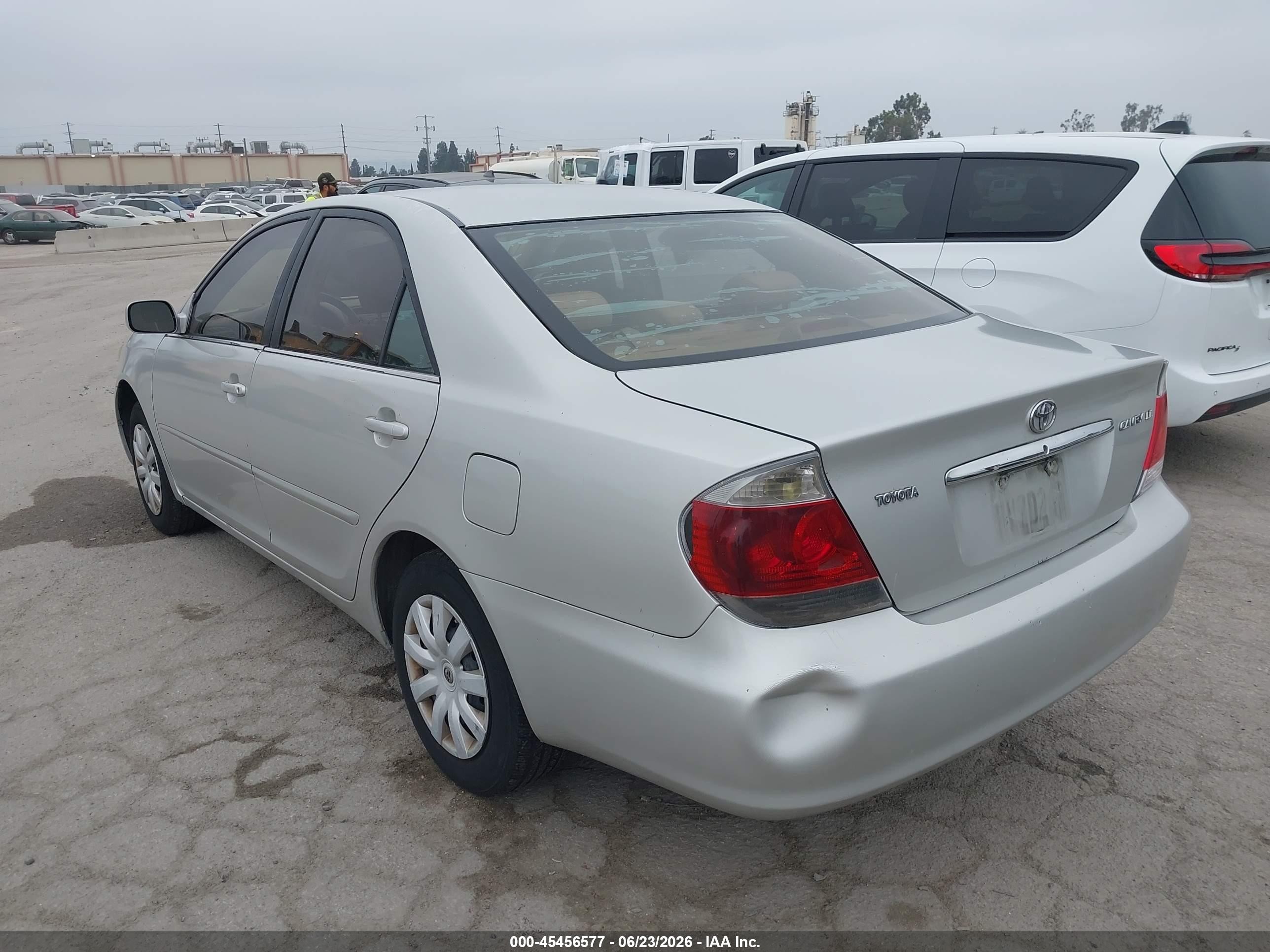 2005 Toyota Camry Le Серый vin: 4T1BE32KX5U413226