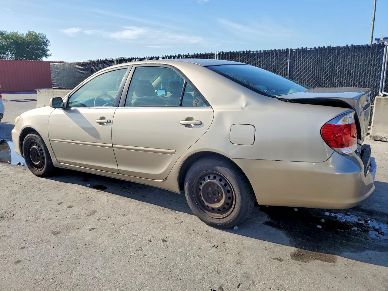 2005 Toyota Camry Le Желто-коричневый vin: 4T1BE32KX5U435274