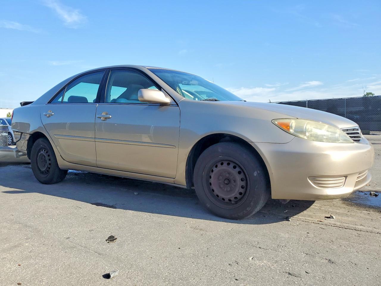 2005 Toyota Camry Le Желто-коричневый vin: 4T1BE32KX5U435274