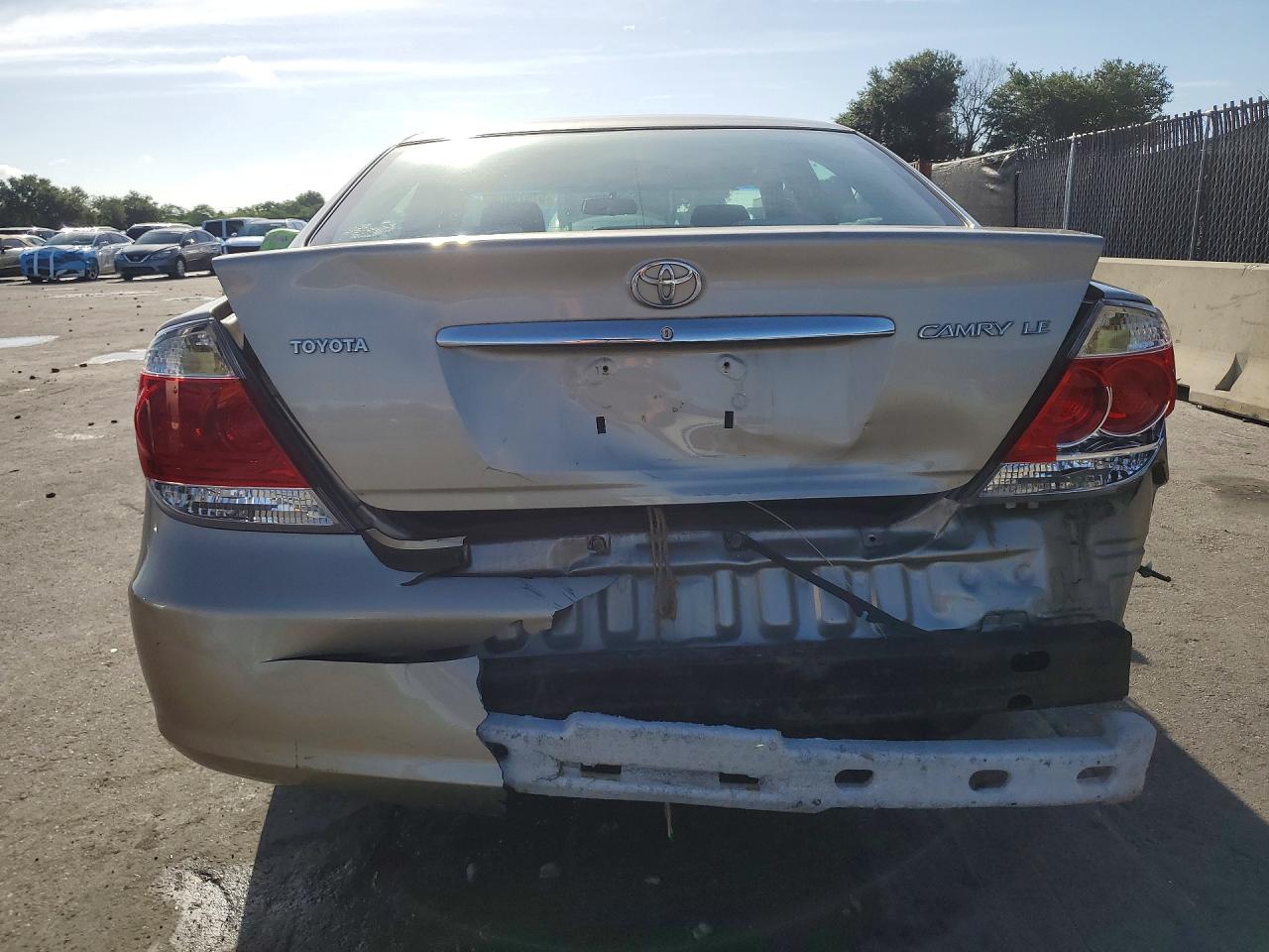 2005 Toyota Camry Le Желто-коричневый vin: 4T1BE32KX5U435274