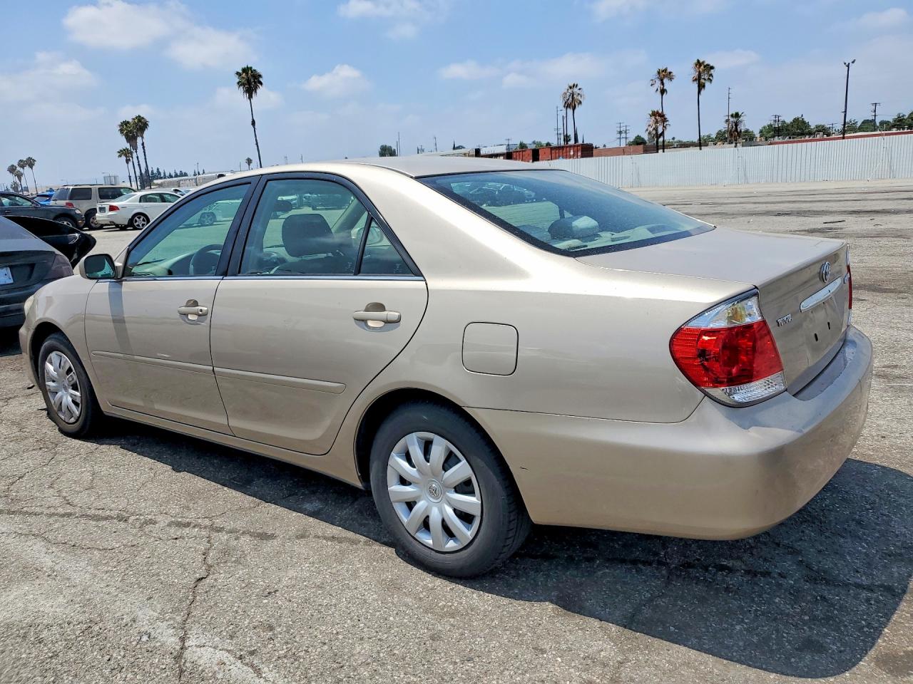 2005 Toyota Camry Le Tan vin: 4T1BE32KX5U503346