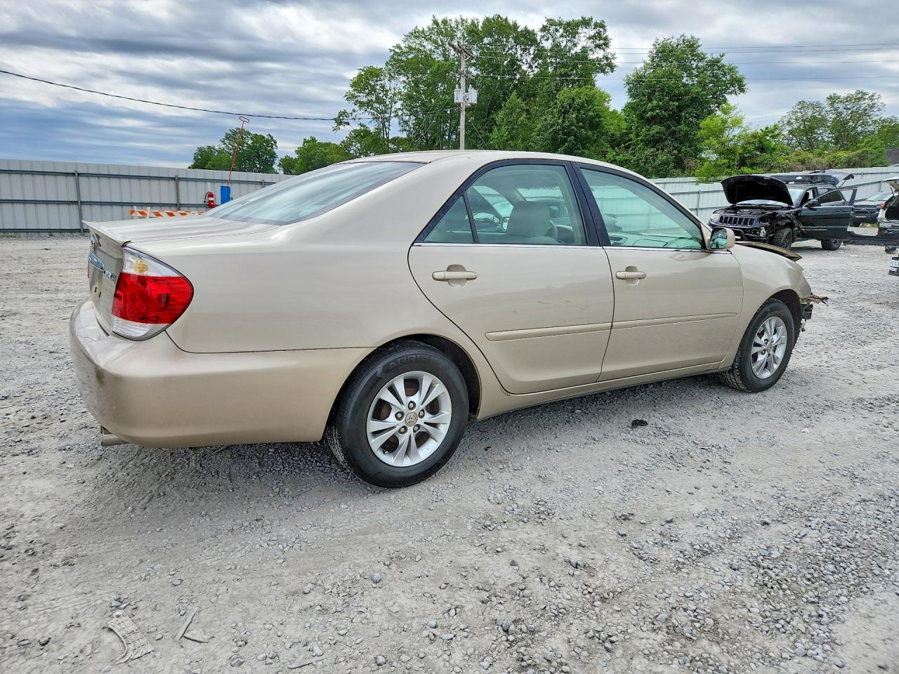 2005 Toyota Camry Ba Tan vin: 4T1BE32KX5U507543