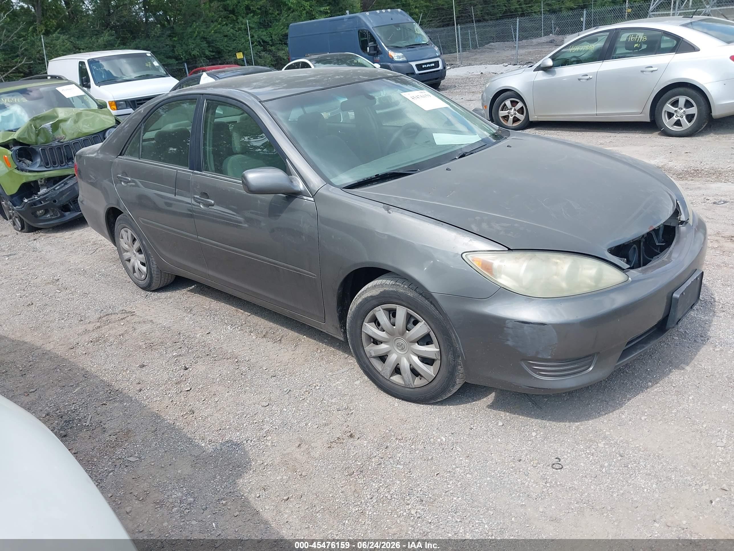 2005 Toyota Camry Le Gray vin: 4T1BE32KX5U552885
