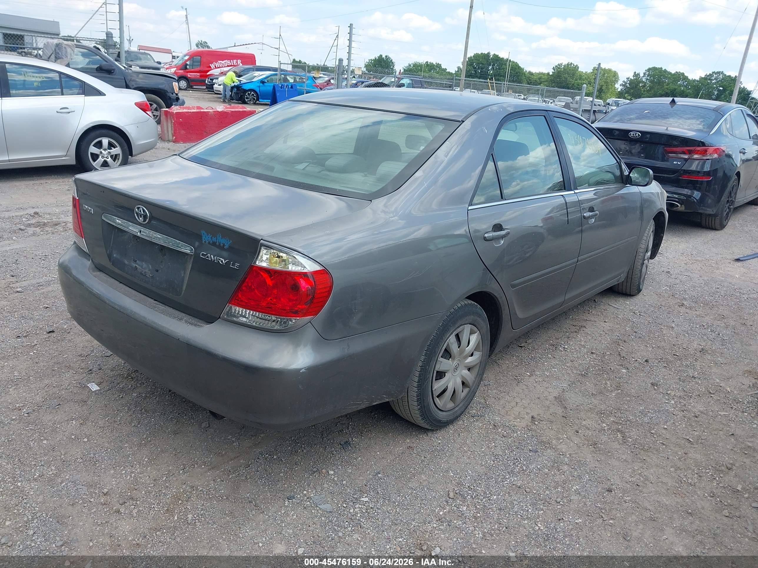 2005 Toyota Camry Le Gray vin: 4T1BE32KX5U552885