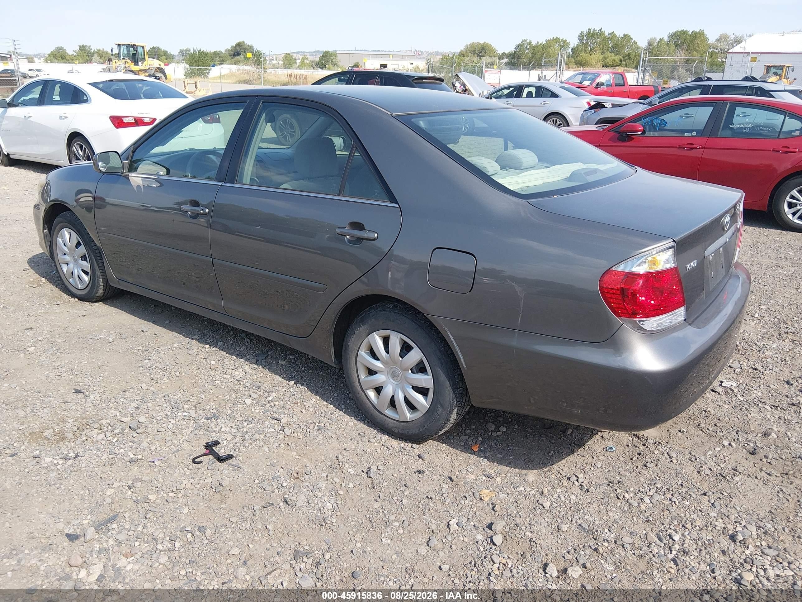 2005 Toyota Camry Le Gray vin: 4T1BE32KX5U557519