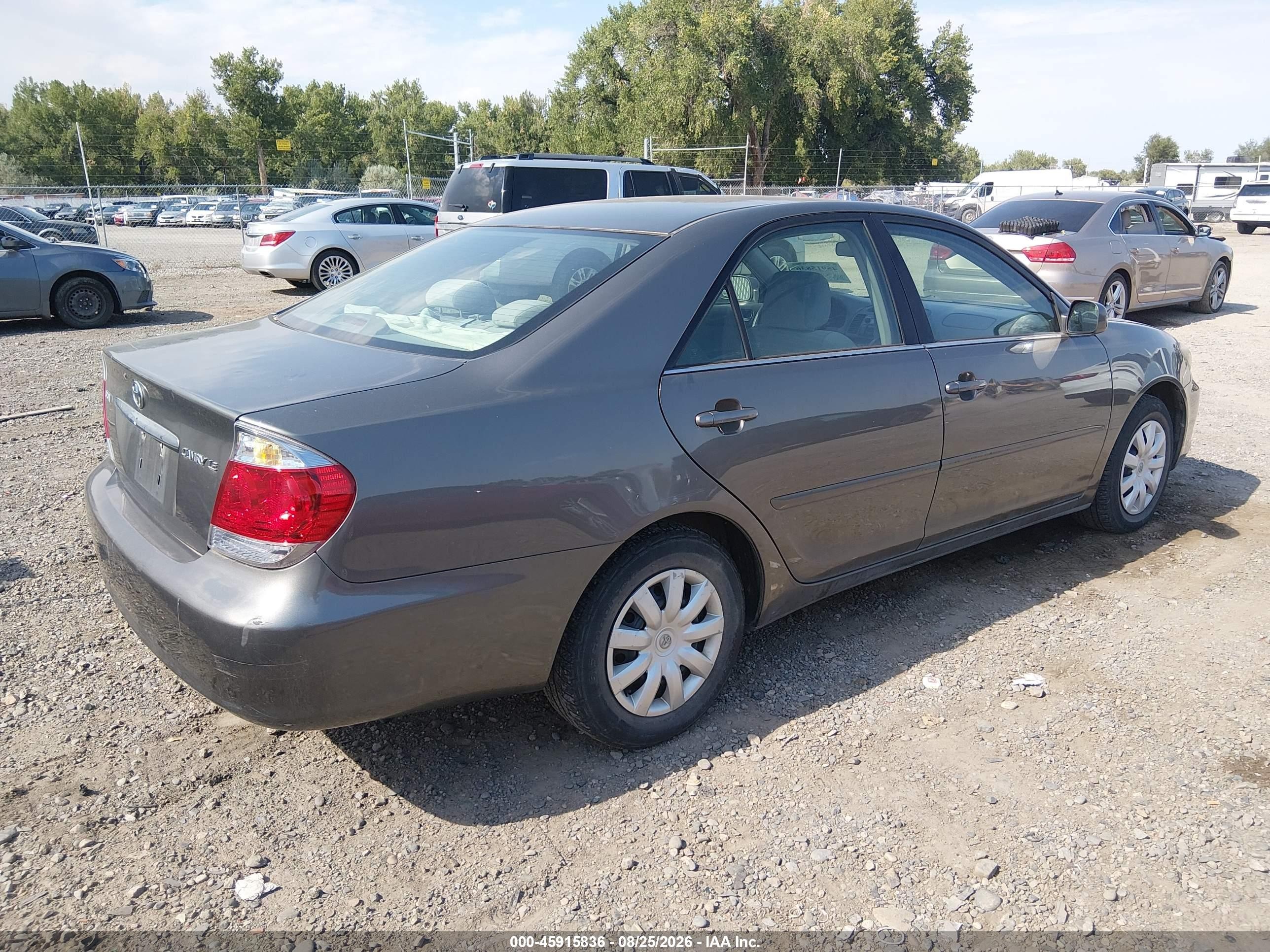 2005 Toyota Camry Le Gray vin: 4T1BE32KX5U557519