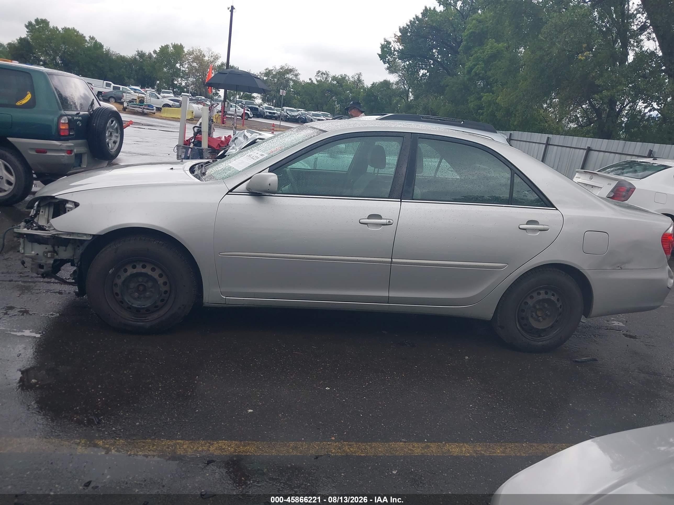 2005 Toyota Camry Le Silver vin: 4T1BE32KX5U558895