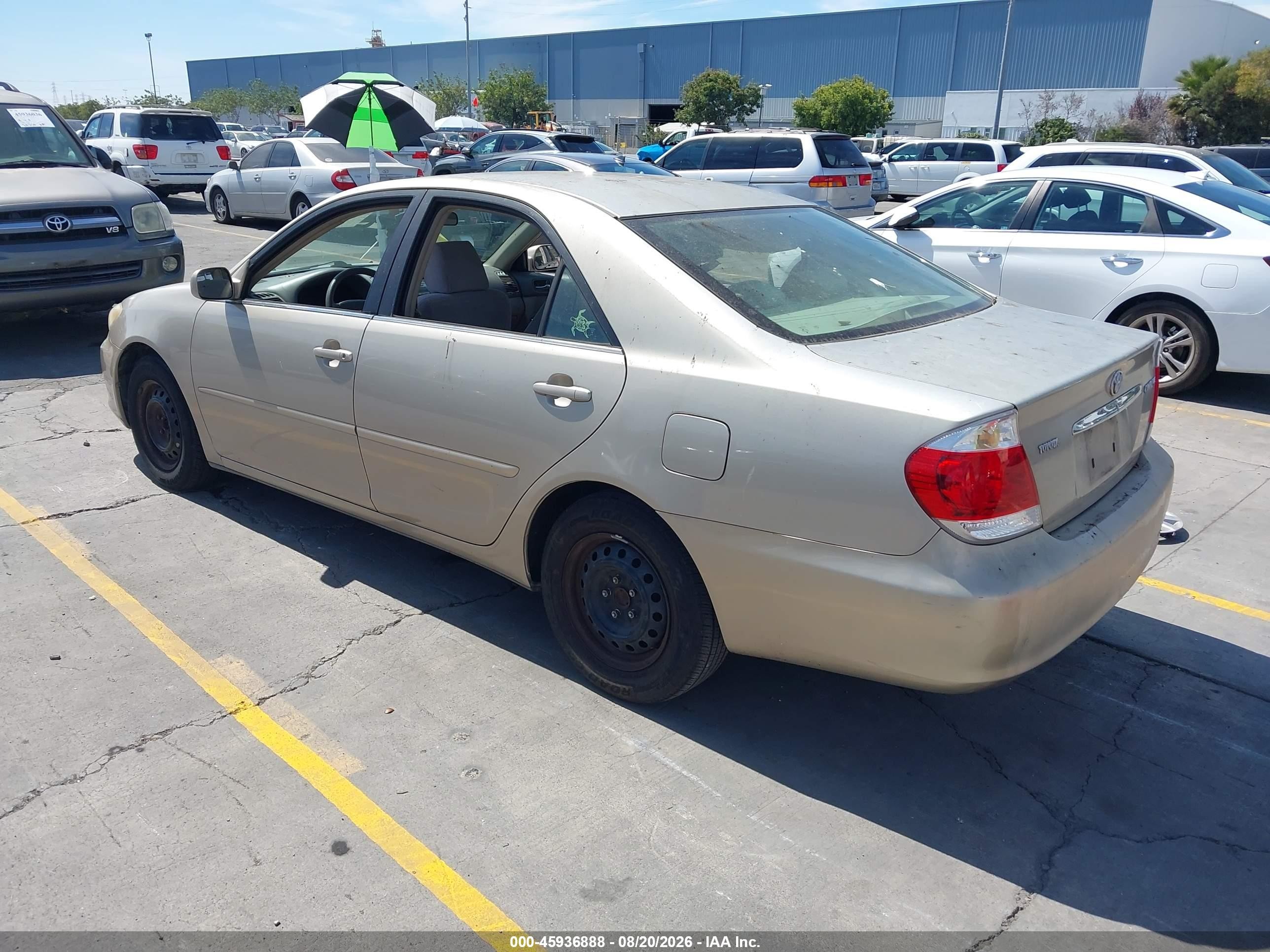 2005 Toyota Camry Le Champagne vin: 4T1BE32KX5U564647