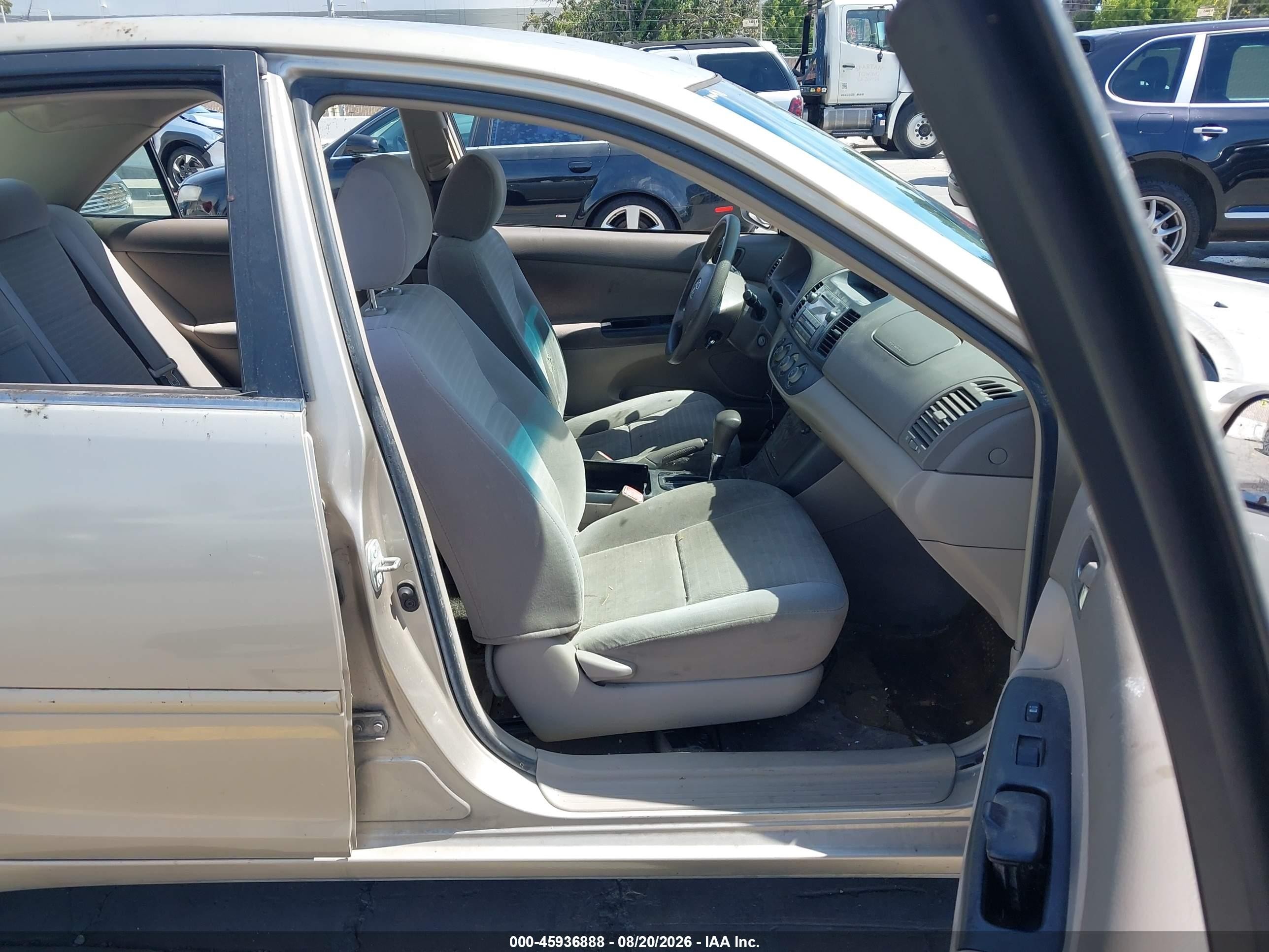 2005 Toyota Camry Le Champagne vin: 4T1BE32KX5U564647