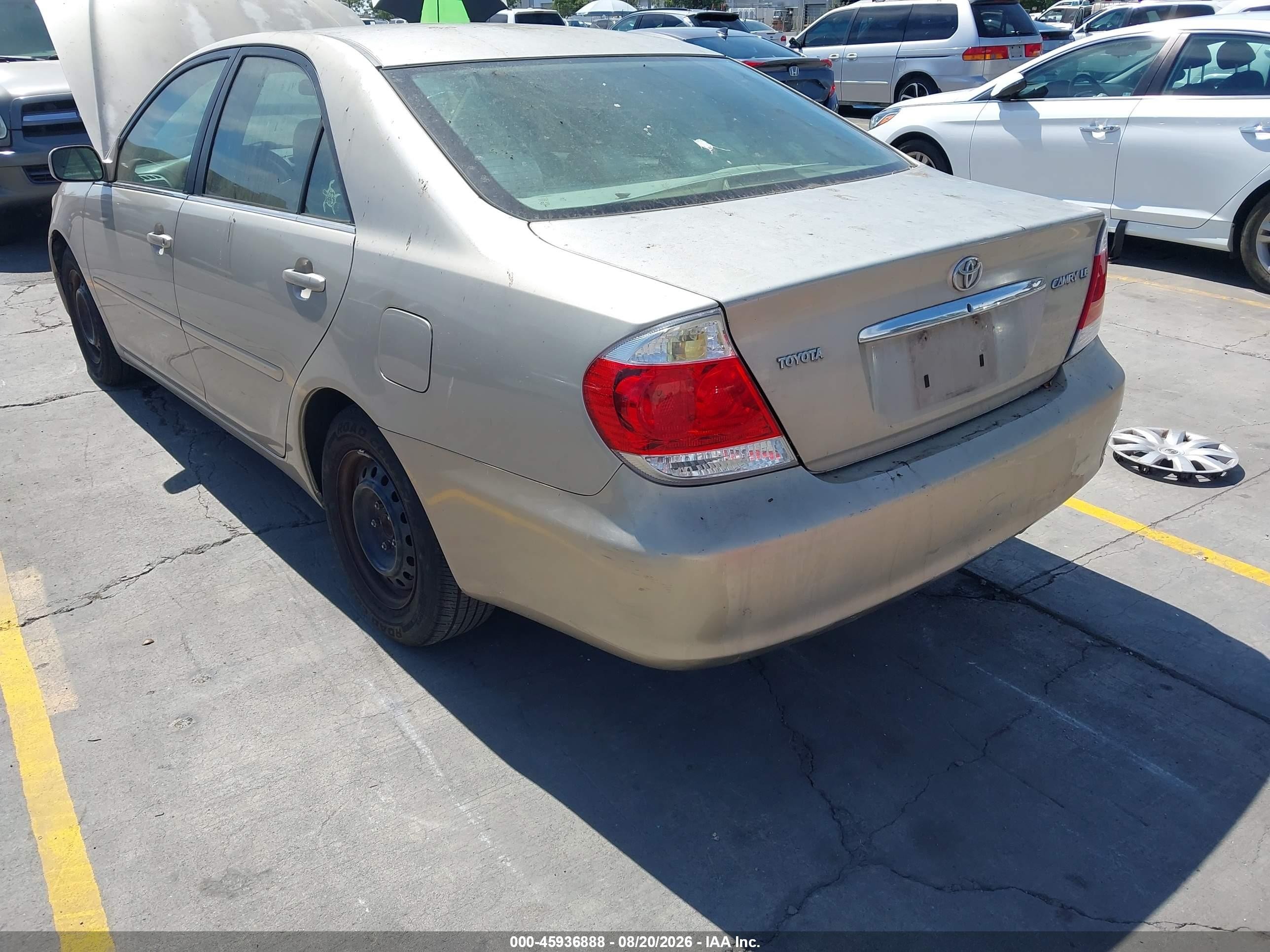 2005 Toyota Camry Le Champagne vin: 4T1BE32KX5U564647