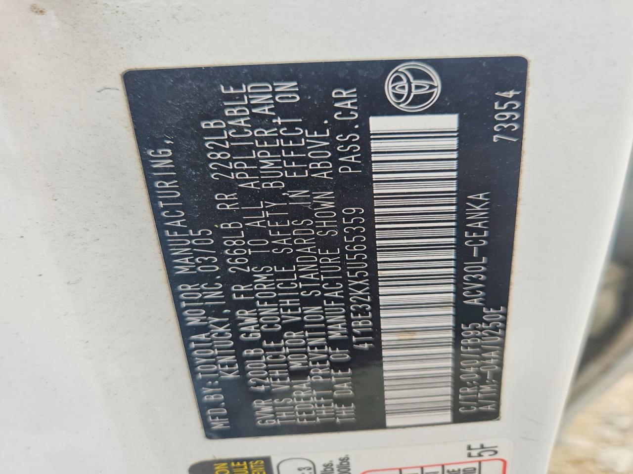 2005 Toyota Camry Le White vin: 4T1BE32KX5U565359