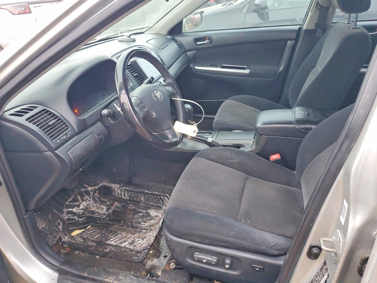 2005 Toyota Camry Le Silver vin: 4T1BE32KX5U570237