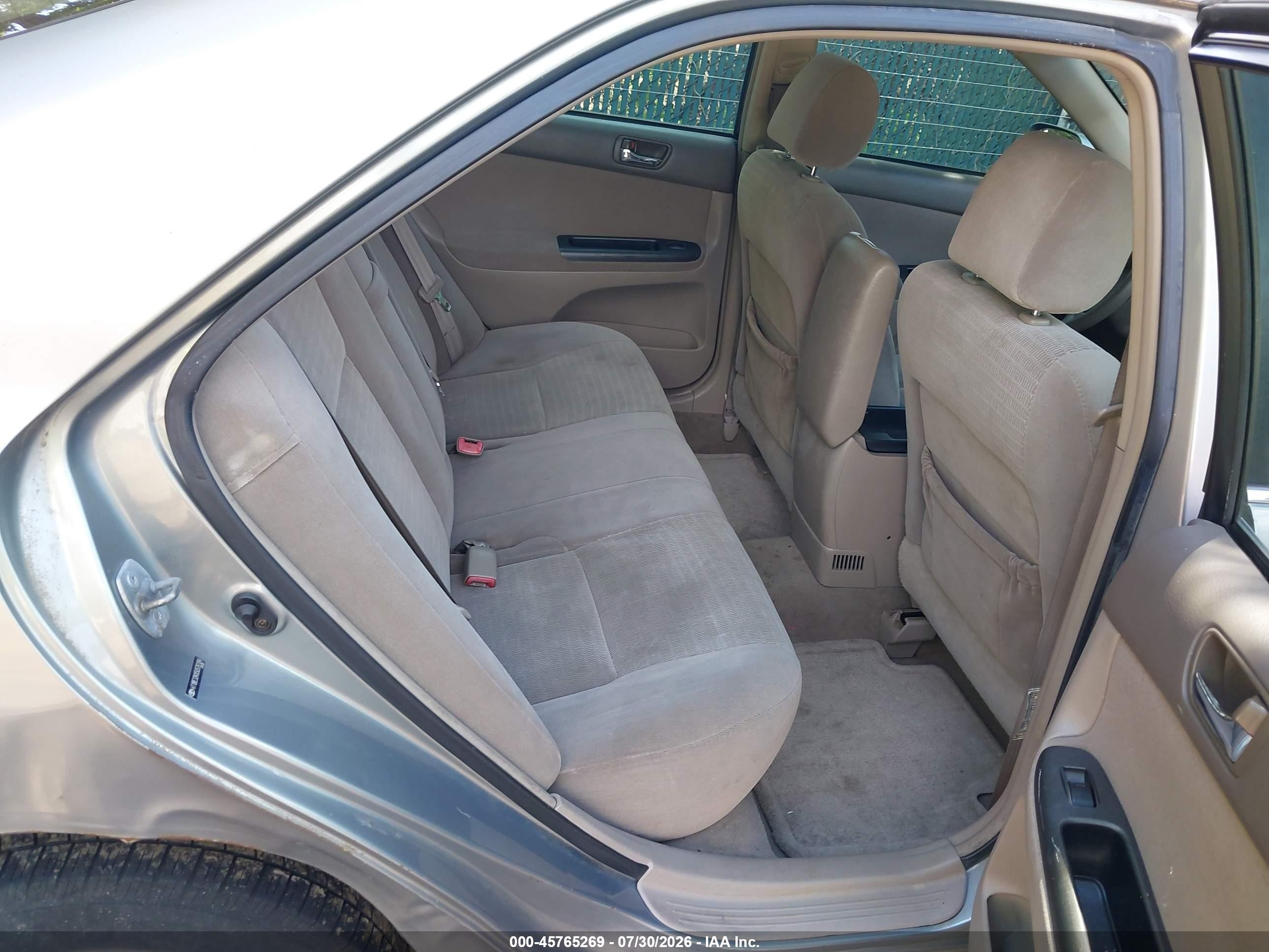 2005 Toyota Camry Le Silver vin: 4T1BE32KX5U576104