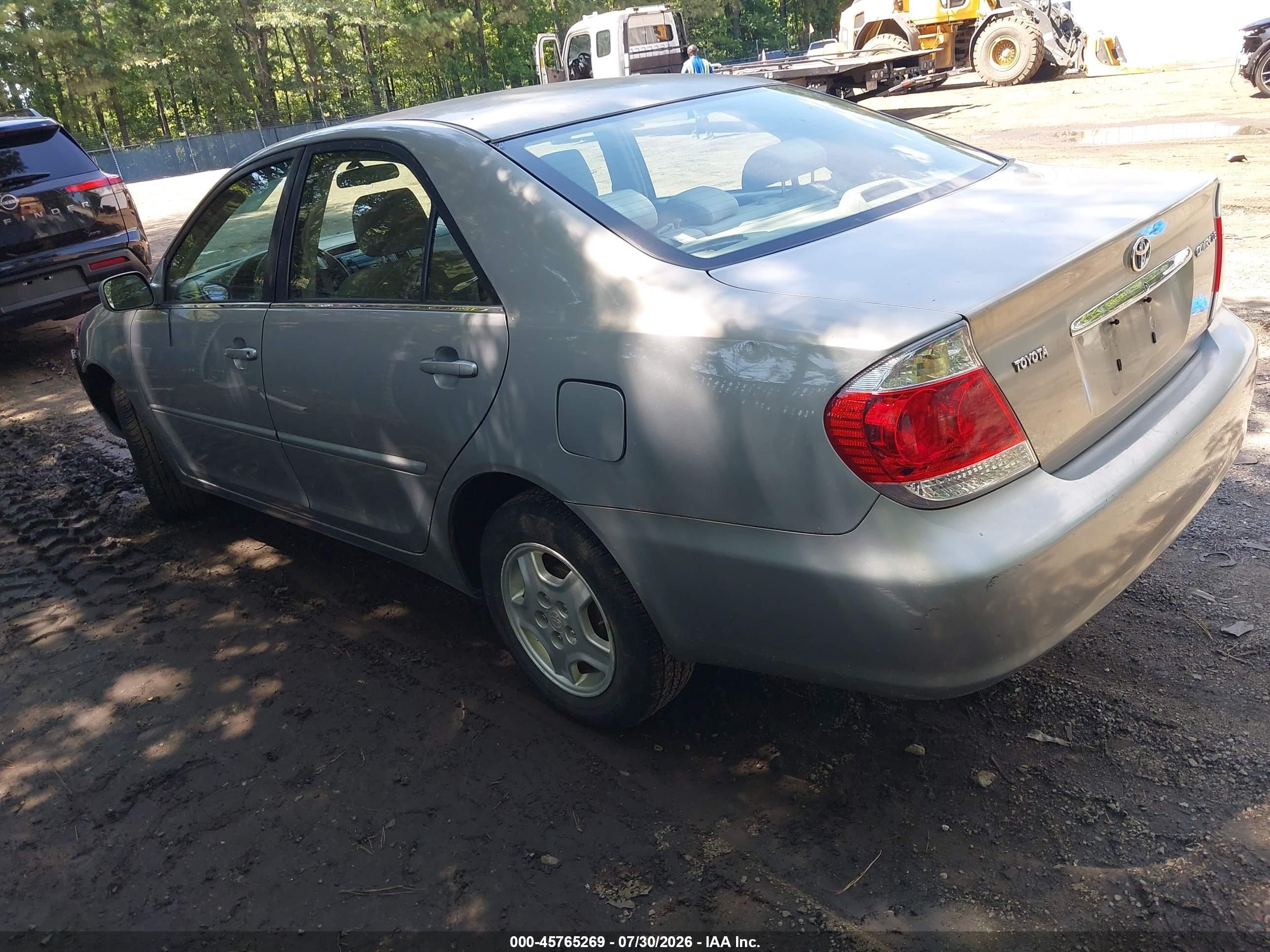 2005 Toyota Camry Le Silver vin: 4T1BE32KX5U576104