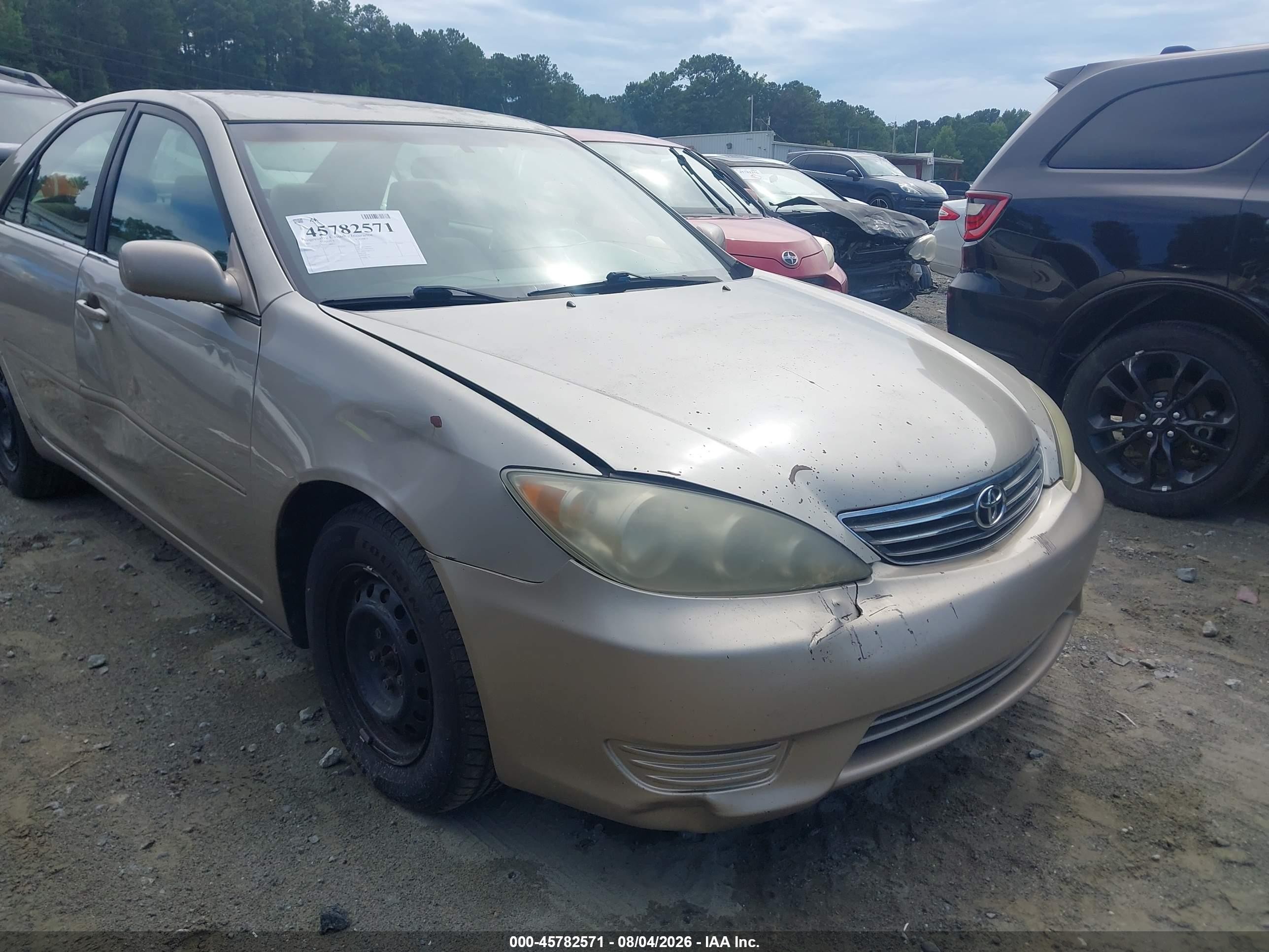 2005 Toyota Camry Le Gold vin: 4T1BE32KX5U596451