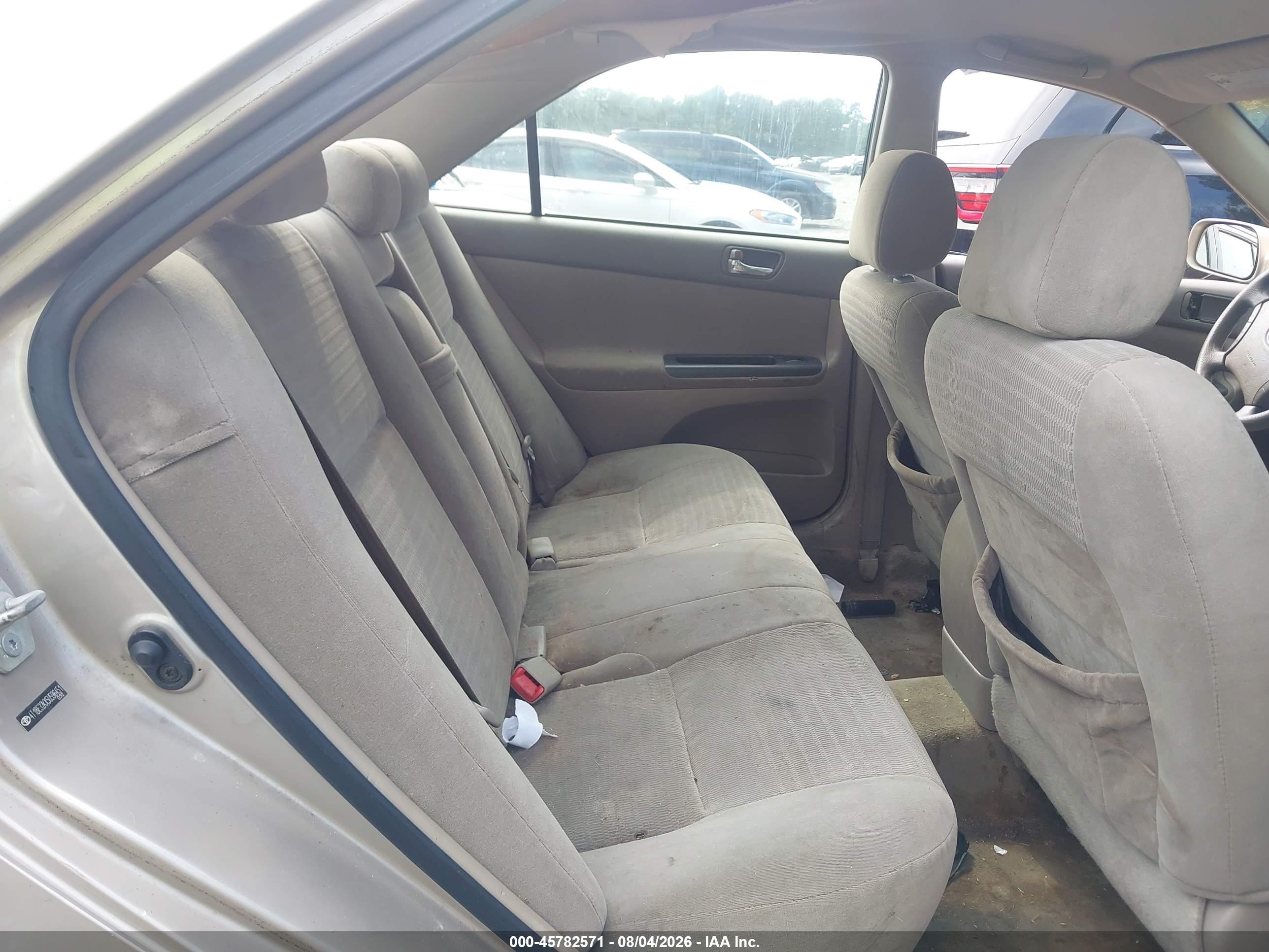2005 Toyota Camry Le Gold vin: 4T1BE32KX5U596451