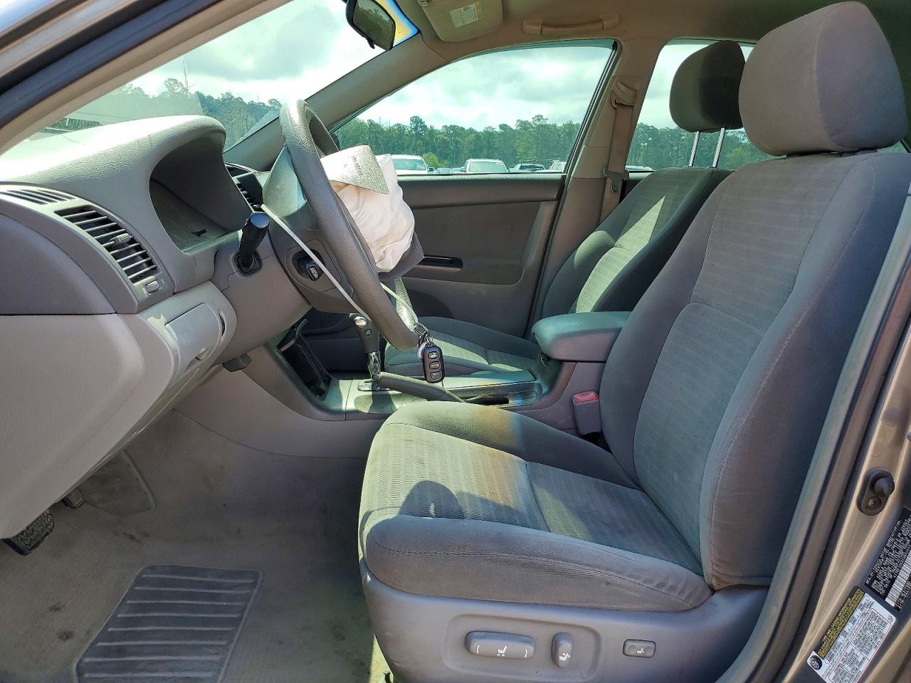 2005 Toyota Camry Le Gray vin: 4T1BE32KX5U602443