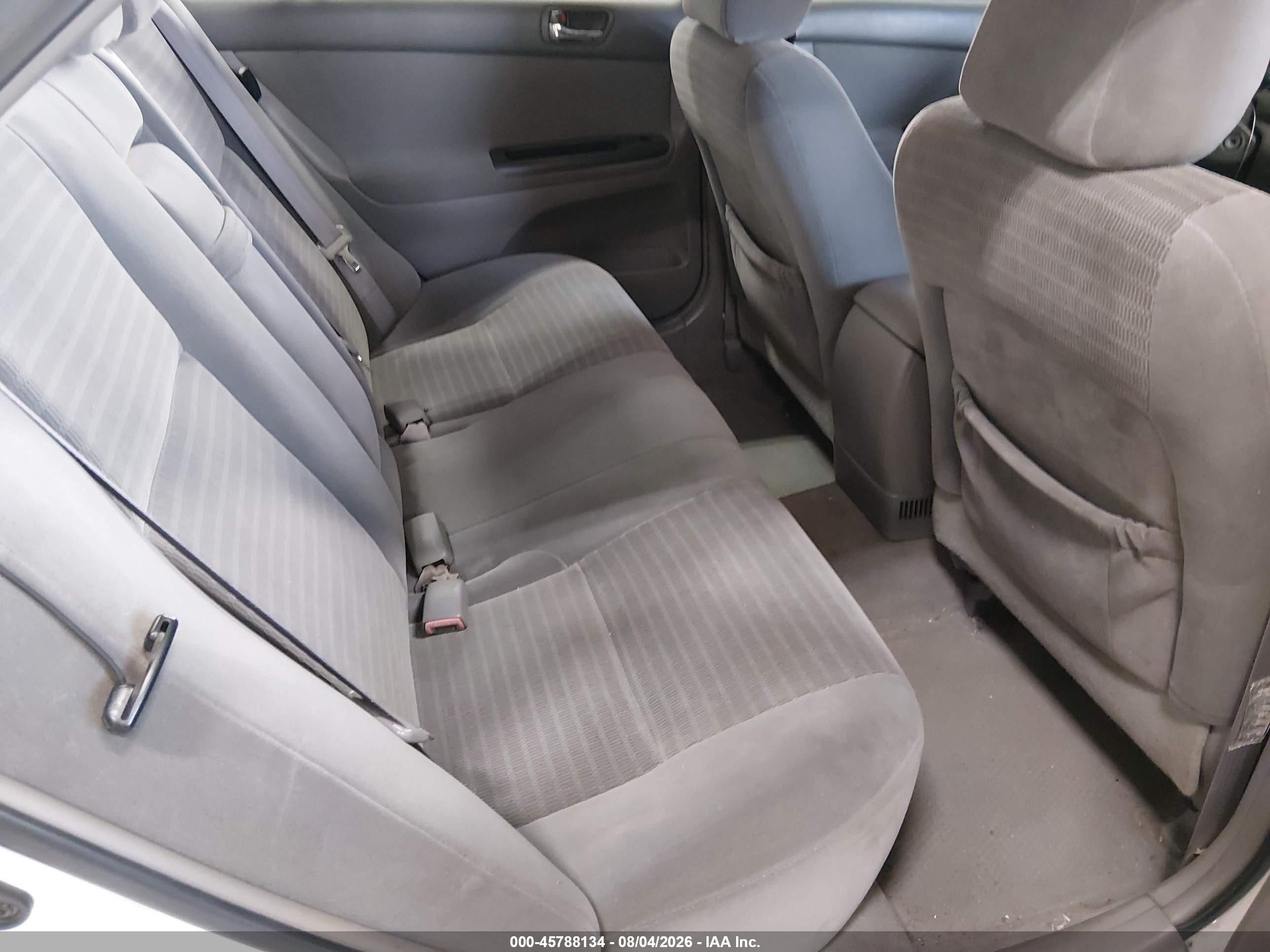 2005 Toyota Camry Le White vin: 4T1BE32KX5U606203