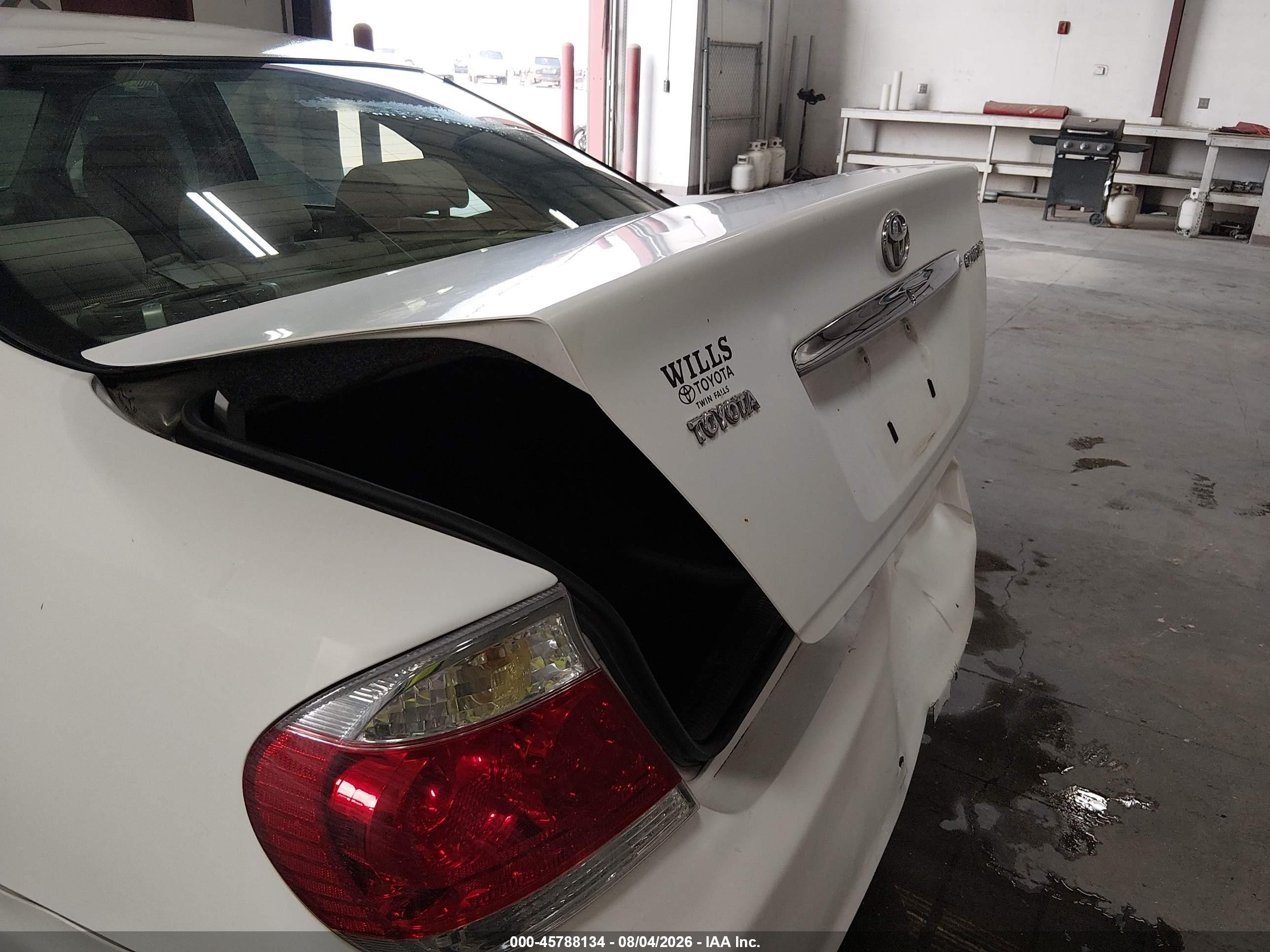 2005 Toyota Camry Le White vin: 4T1BE32KX5U606203