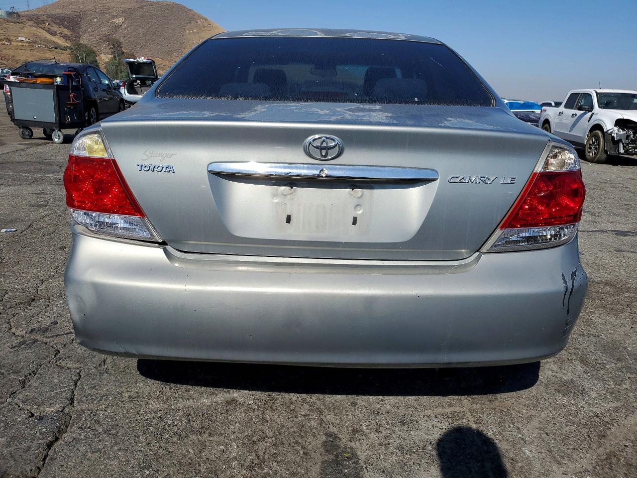 2005 Toyota Camry Le Silver vin: 4T1BE32KX5U618416