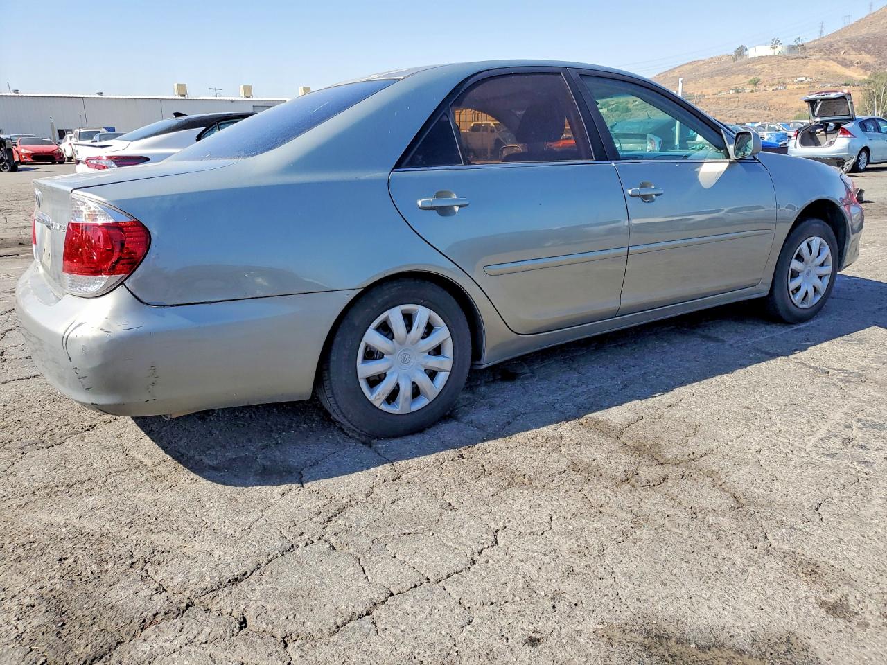 2005 Toyota Camry Le Silver vin: 4T1BE32KX5U618416