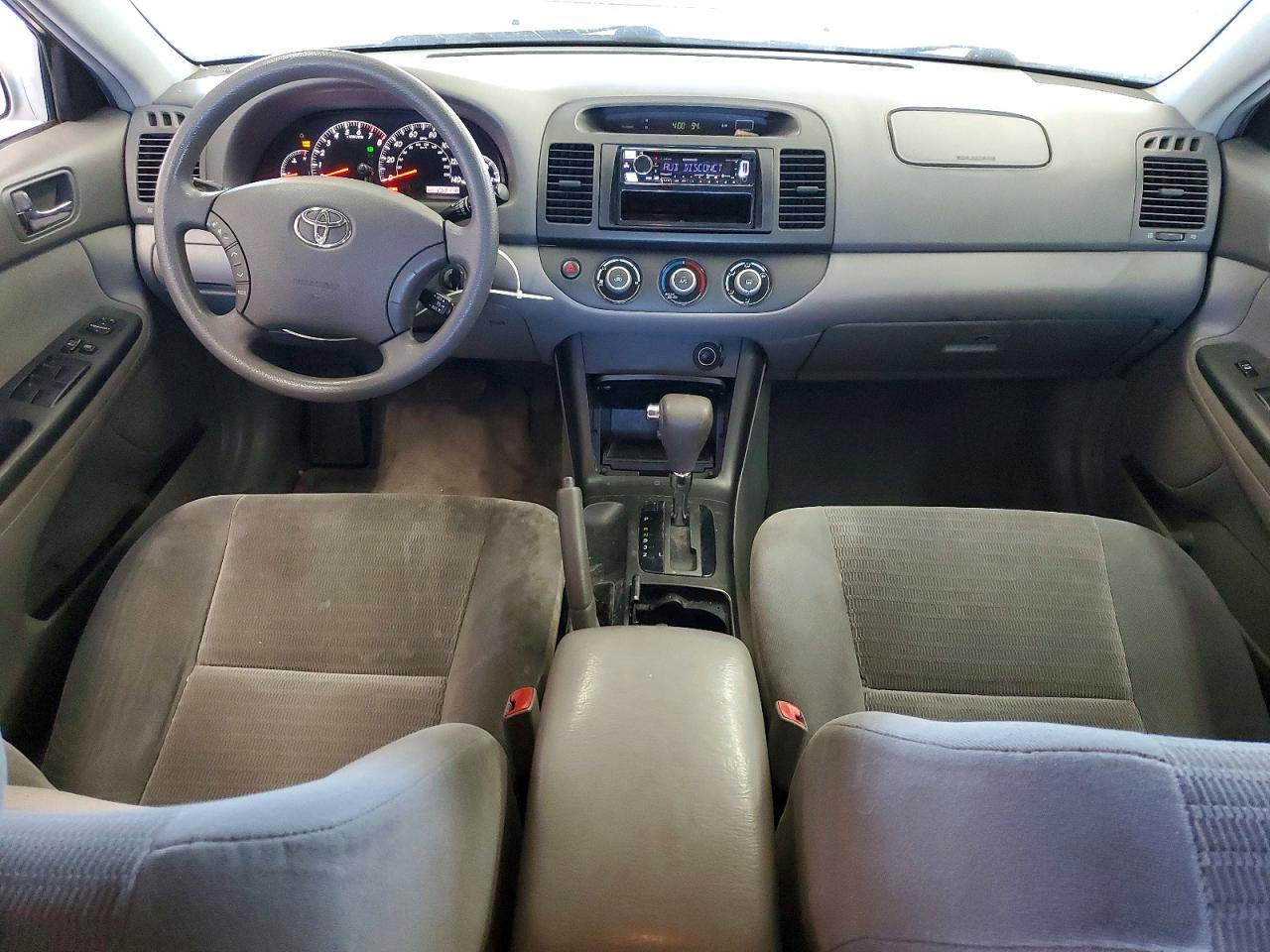 2005 Toyota Camry Le Silver vin: 4T1BE32KX5U630551