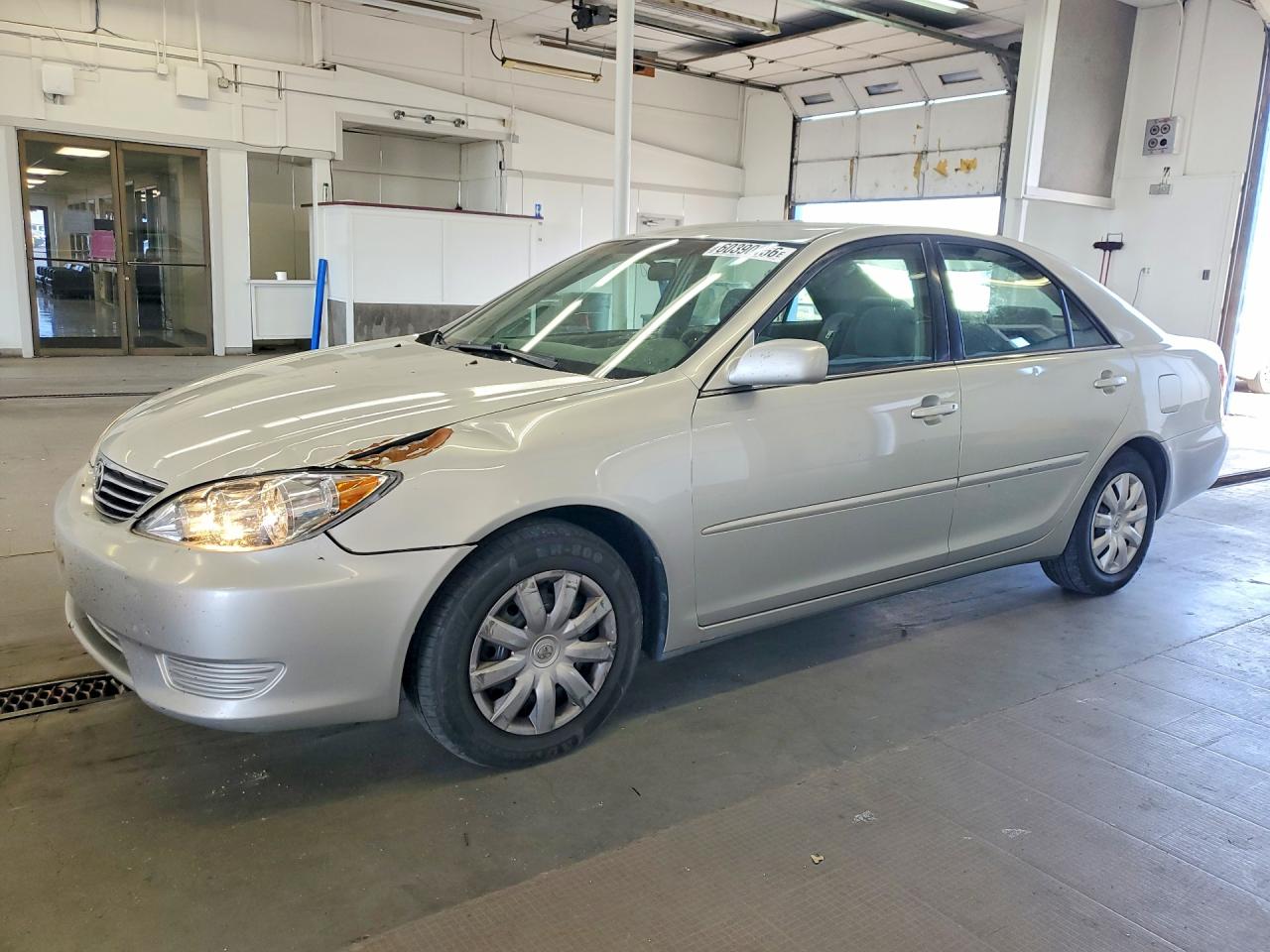 2005 Toyota Camry Le Silver vin: 4T1BE32KX5U630551