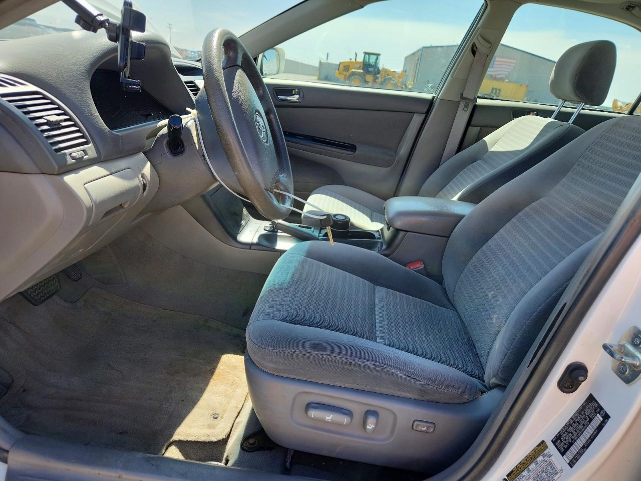 2005 Toyota Camry Белый vin: 4T1BE32KX5U640559