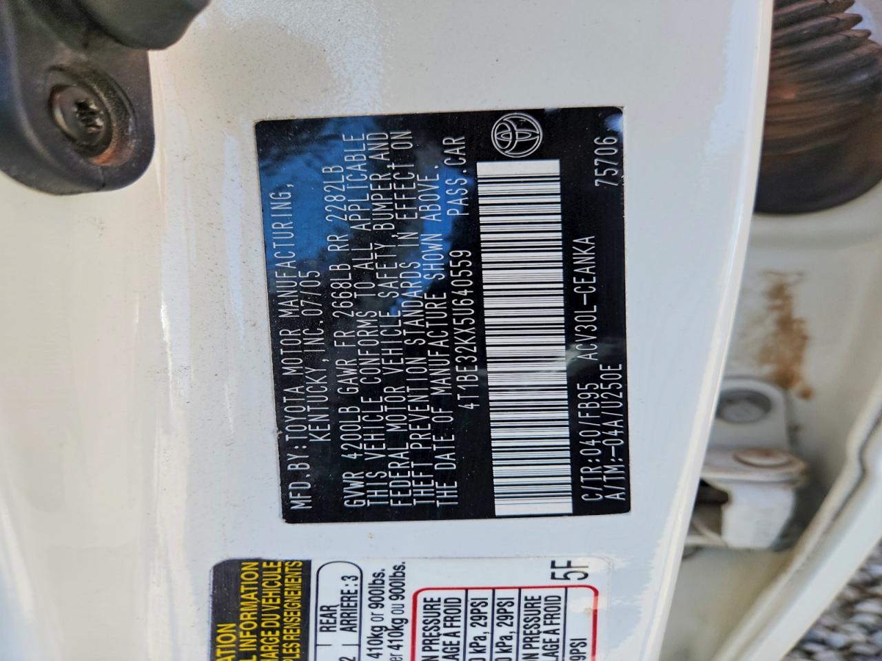 2005 Toyota Camry Белый vin: 4T1BE32KX5U640559