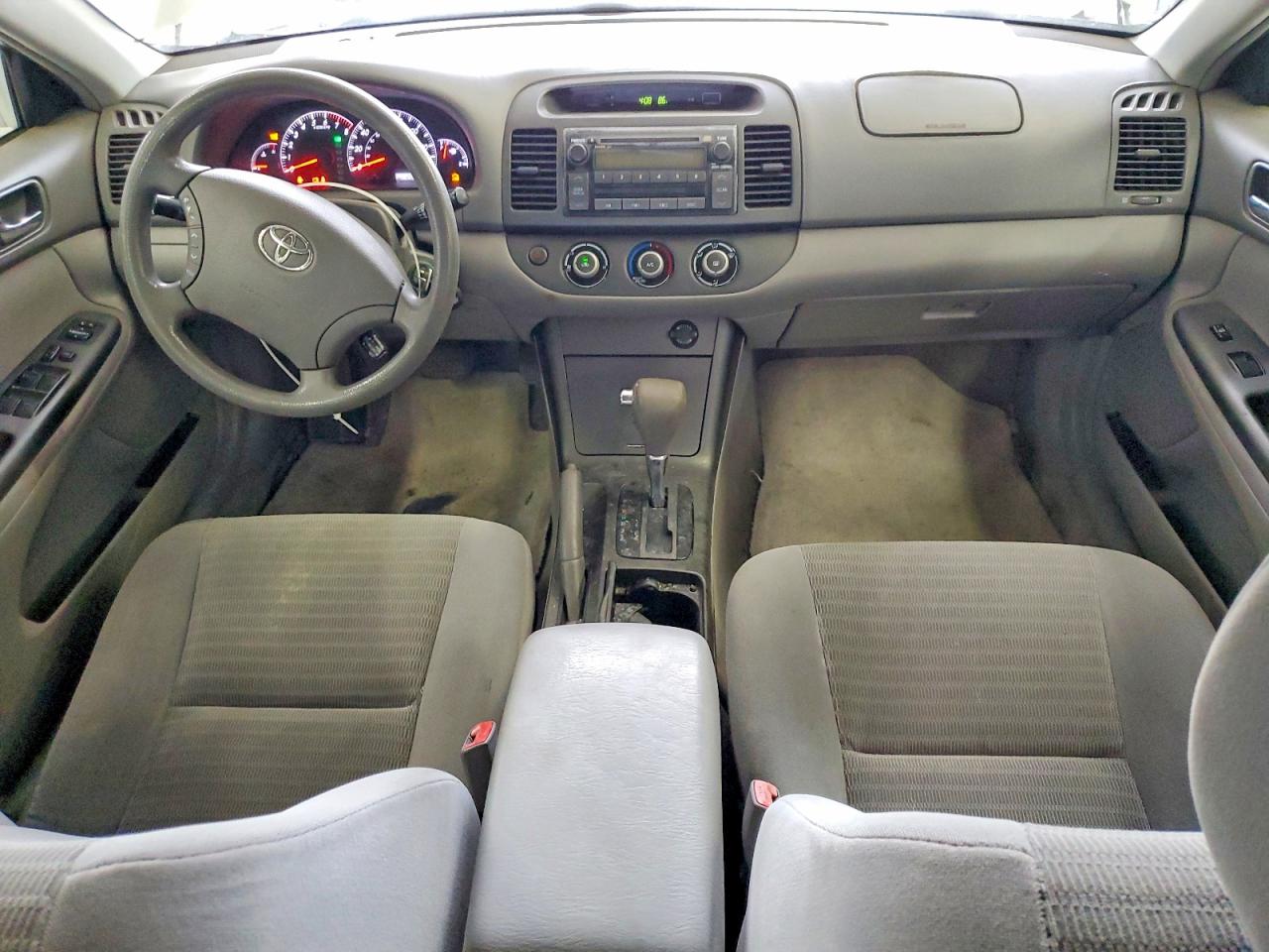 2005 Toyt Camry Silver vin: 4T1BE32KX5U948198