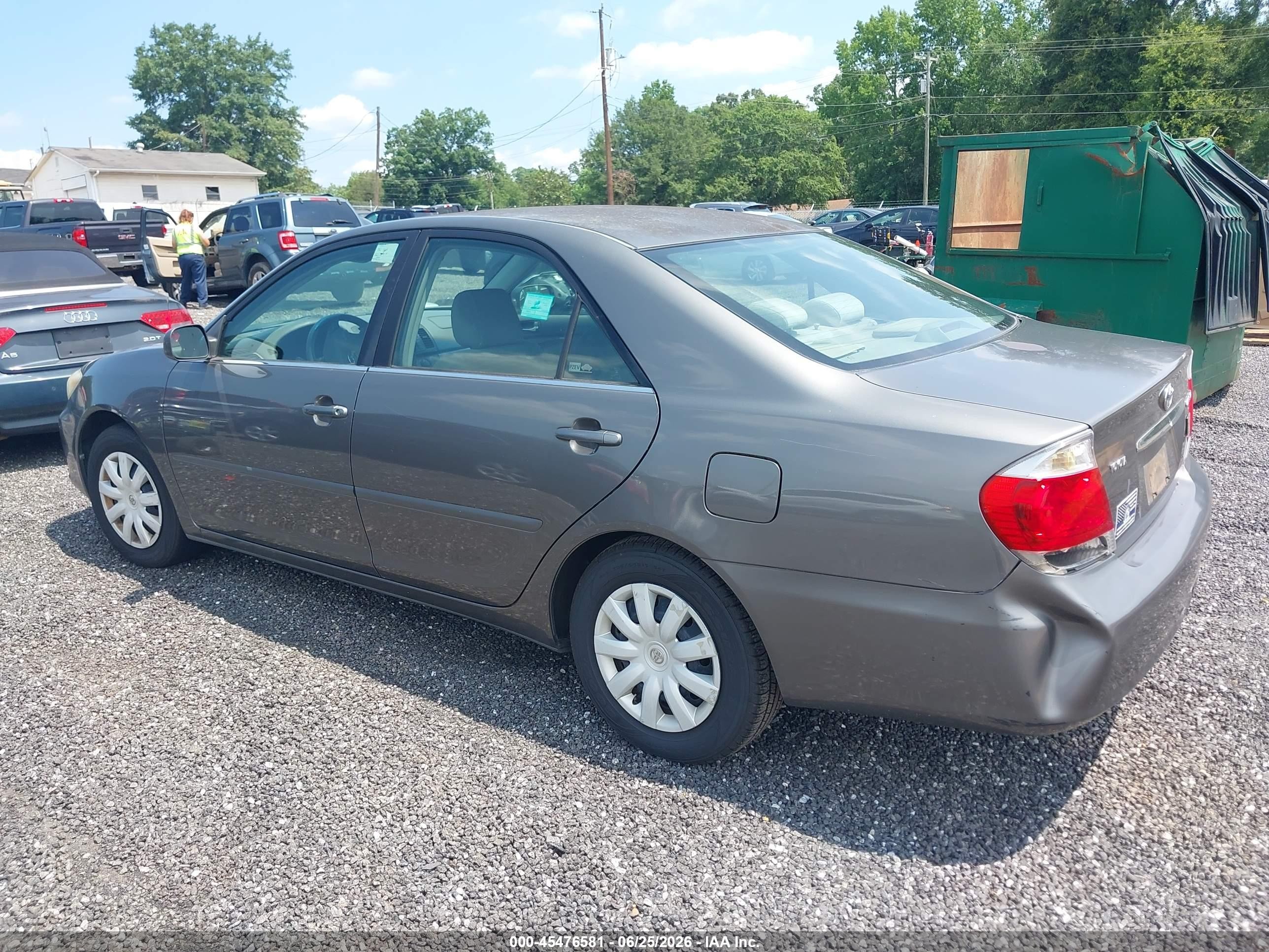 2005 Toyota Camry Le Gray vin: 4T1BE32KX5U978608