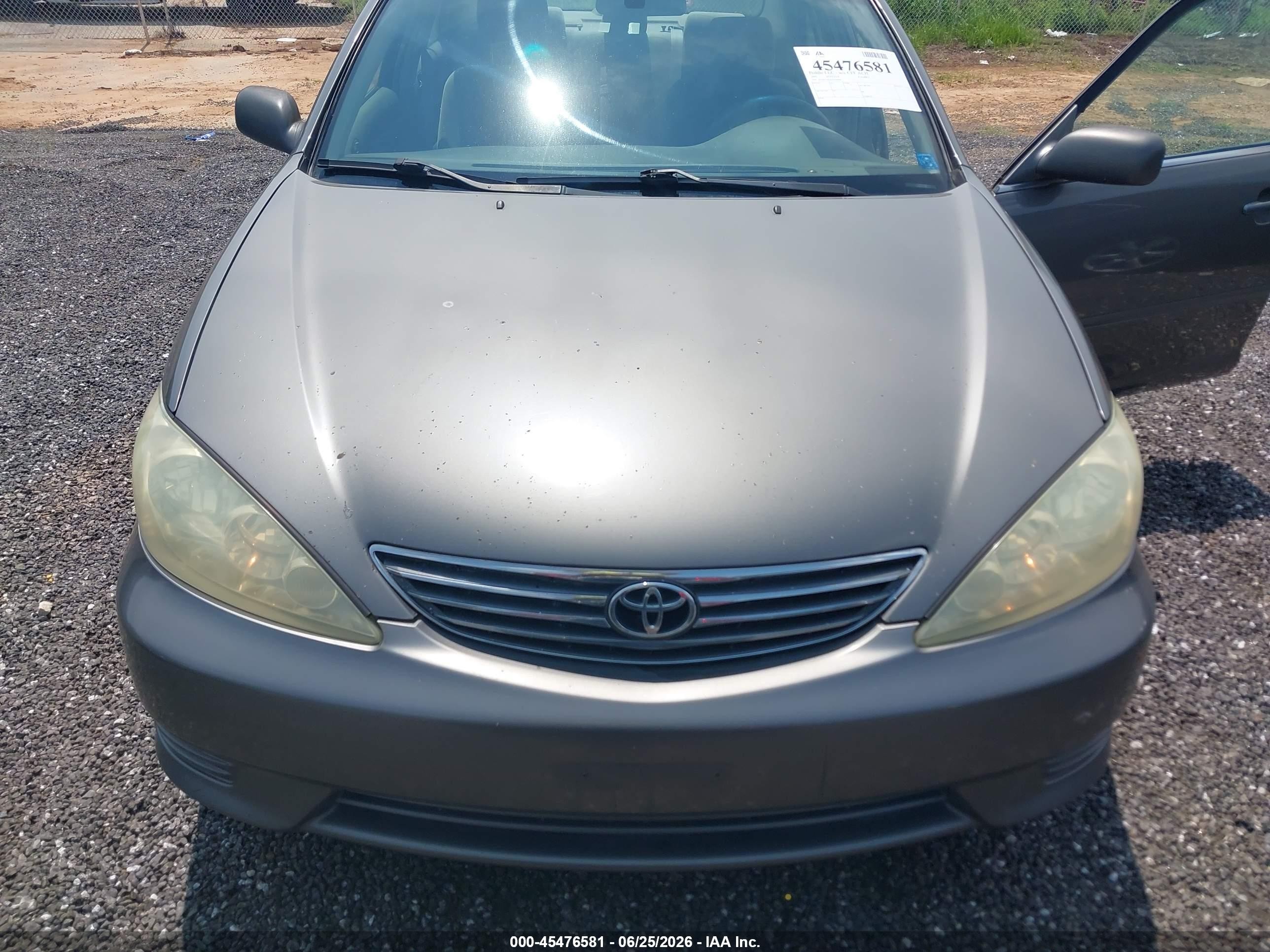 2005 Toyota Camry Le Gray vin: 4T1BE32KX5U978608