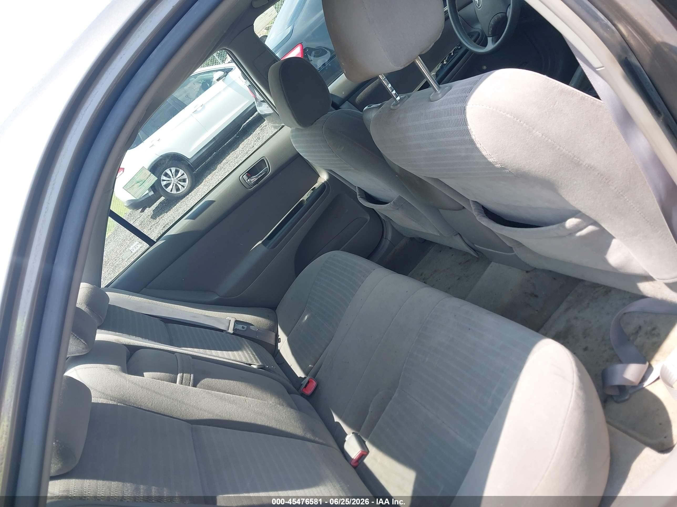 2005 Toyota Camry Le Gray vin: 4T1BE32KX5U978608